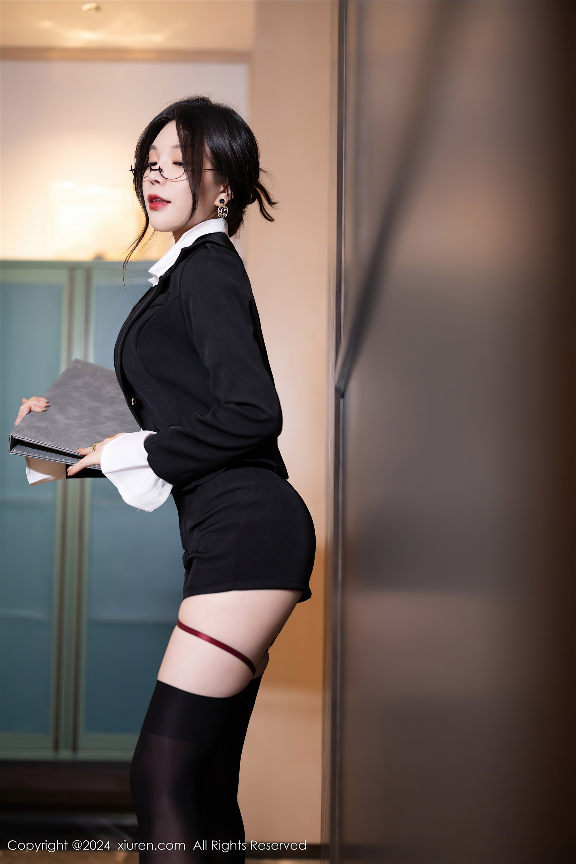 图片[3]-Xiuren秀人网期2024.04.23期N第8440期徐莉芝Booty-套图网