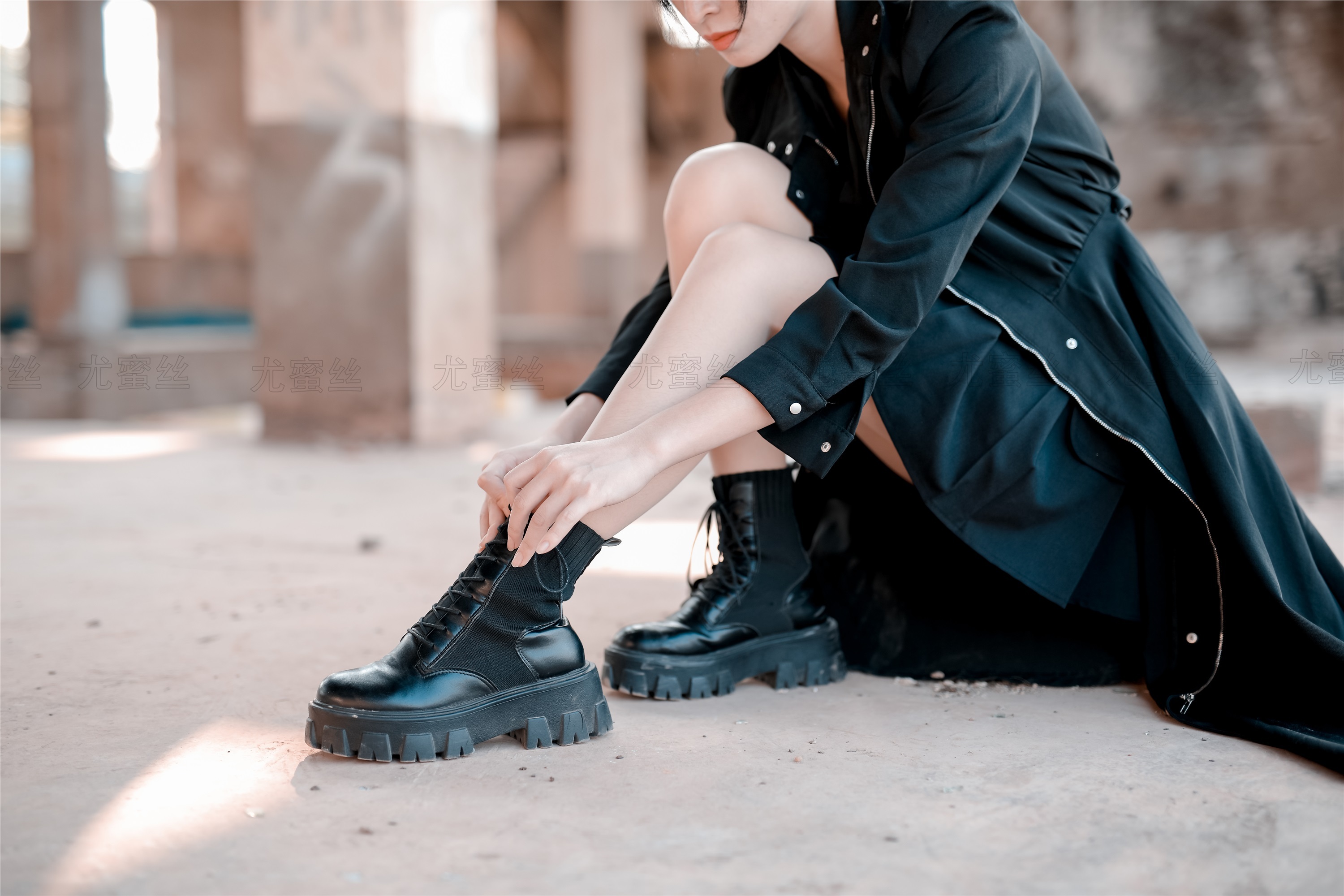 尤蜜丝期穿搭写真期N第025-秀人网