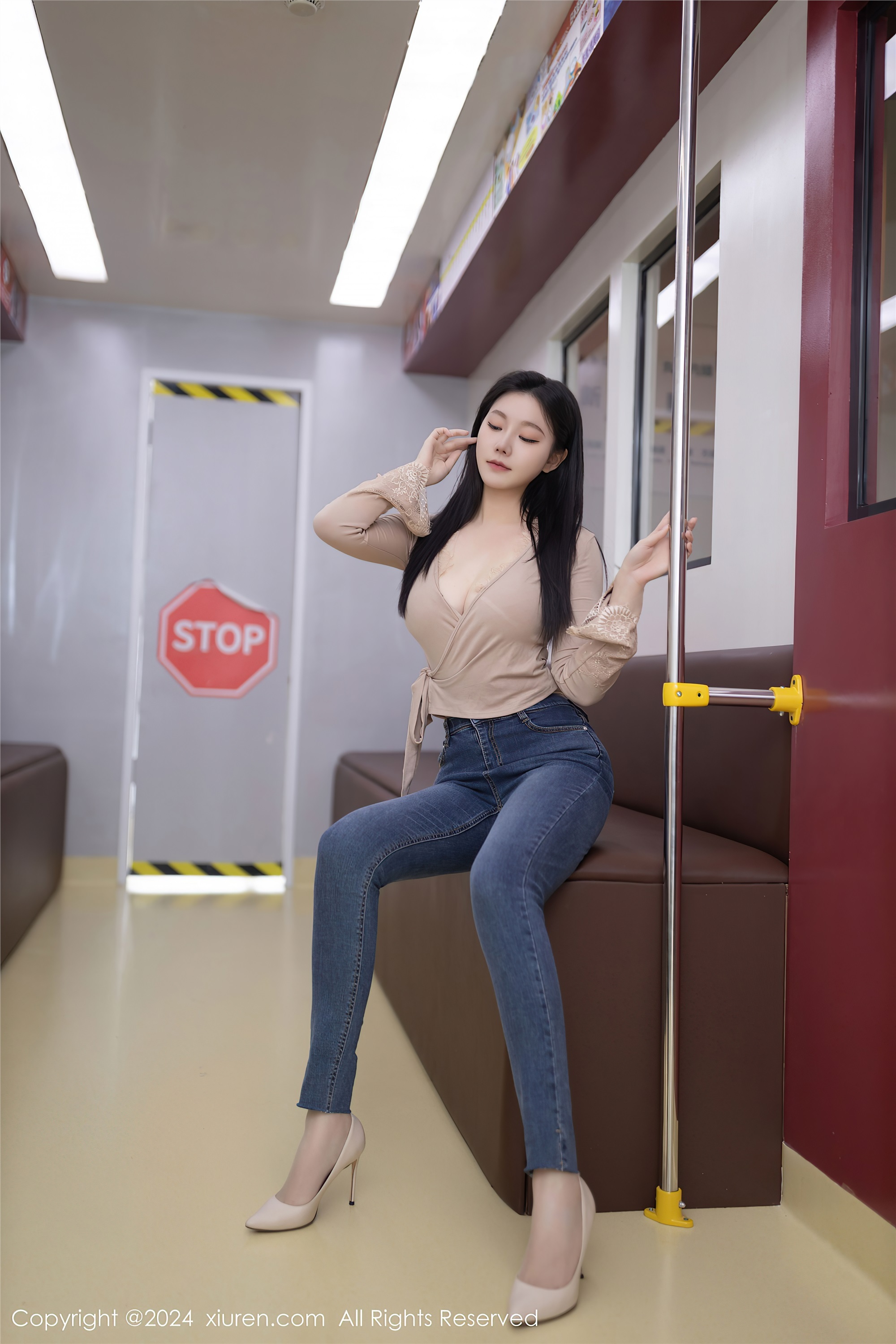 图片[5]-Xiuren秀人网期2024.05.07期N第8498期安然anran-套图网