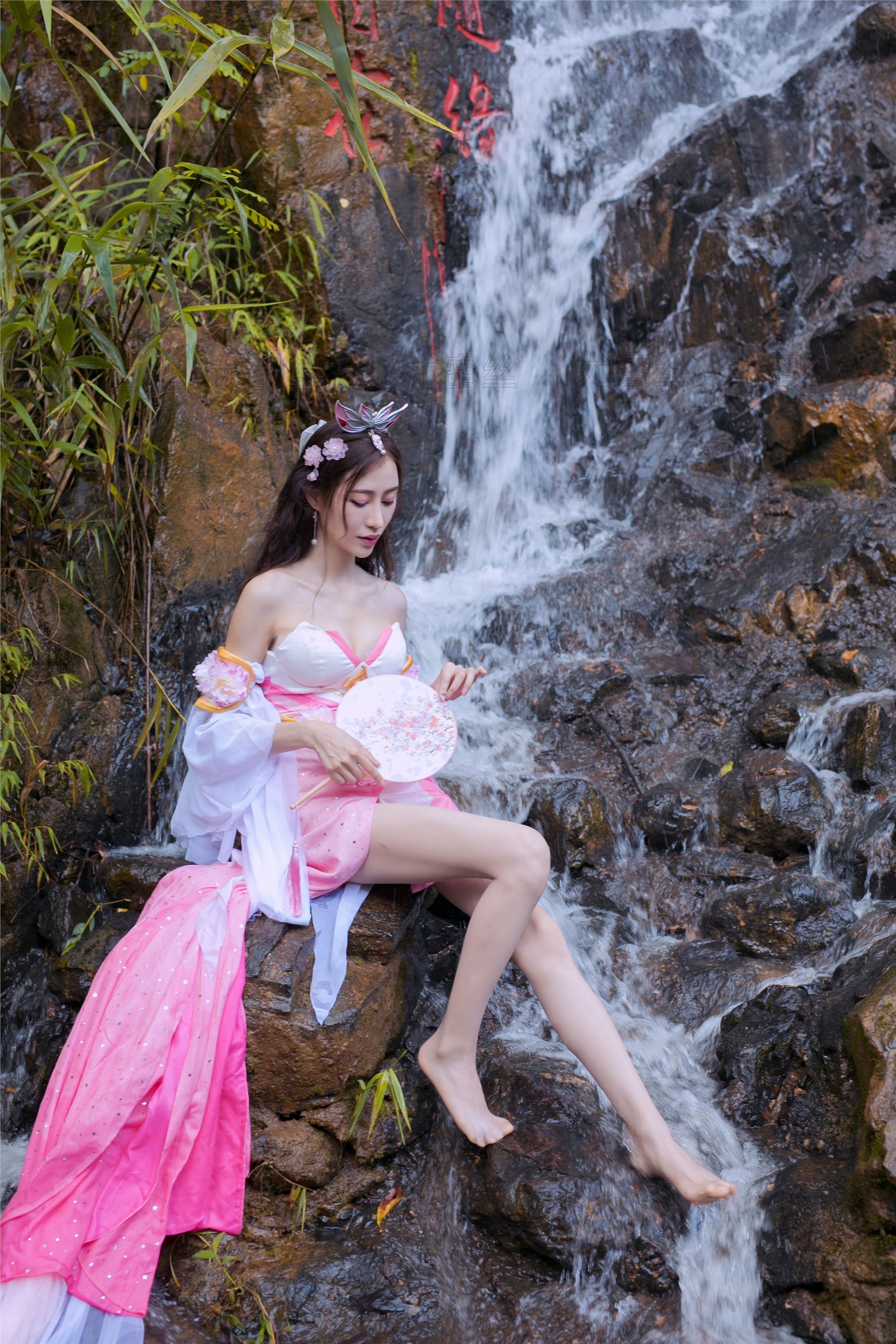 尤蜜丝期穿搭写真期N第031-秀人网