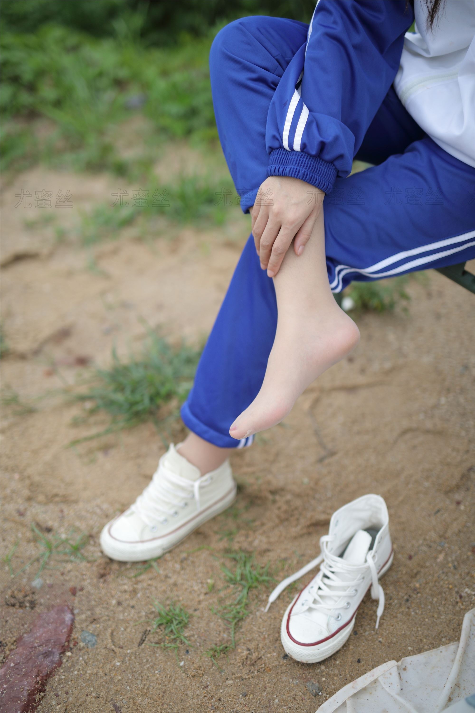 尤蜜丝期穿搭写真期N第032-秀人网