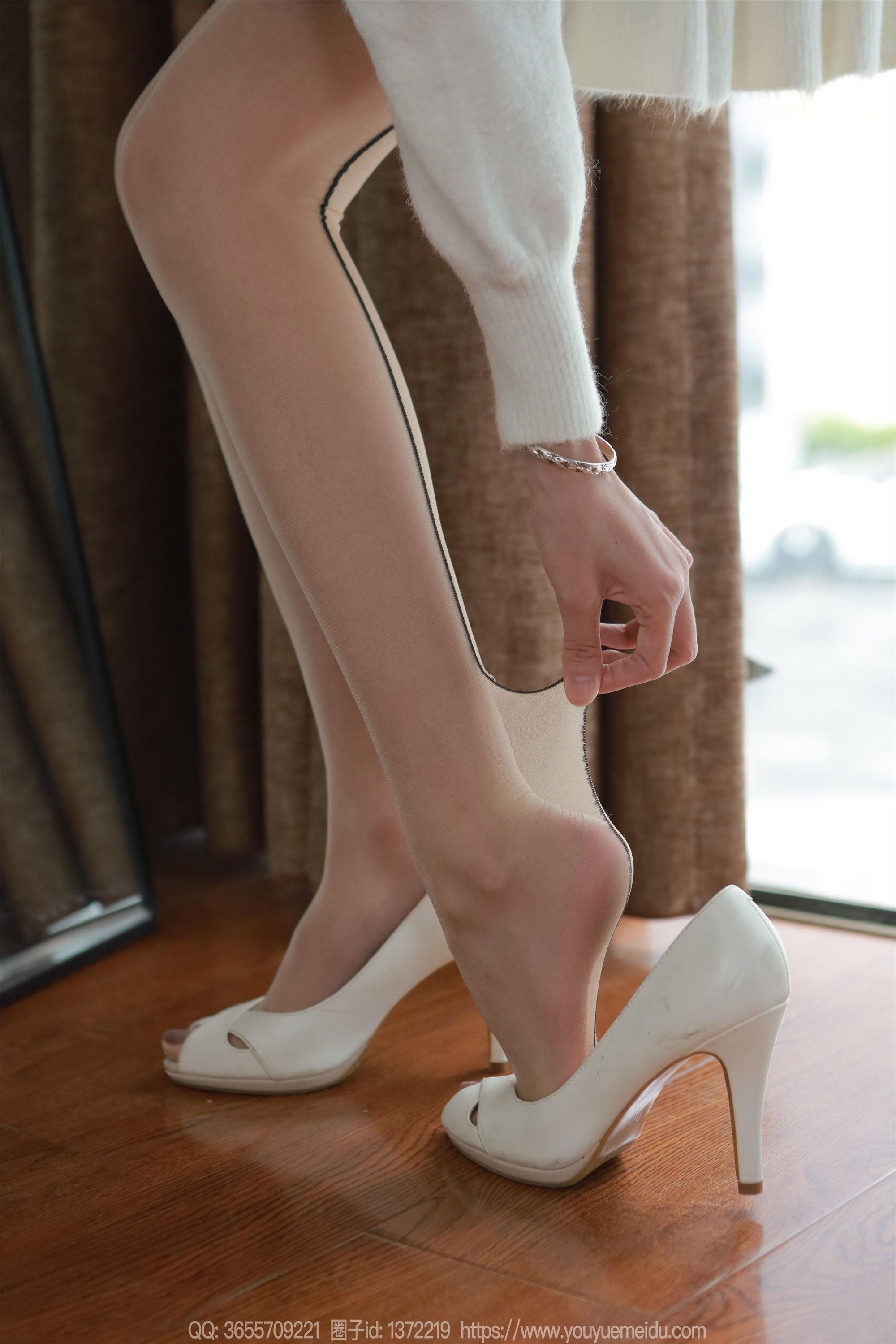 图片[2]-IESS异思趣向期期2023.12.17期丝享家期1613期团团《长长的虾线》-秀人网