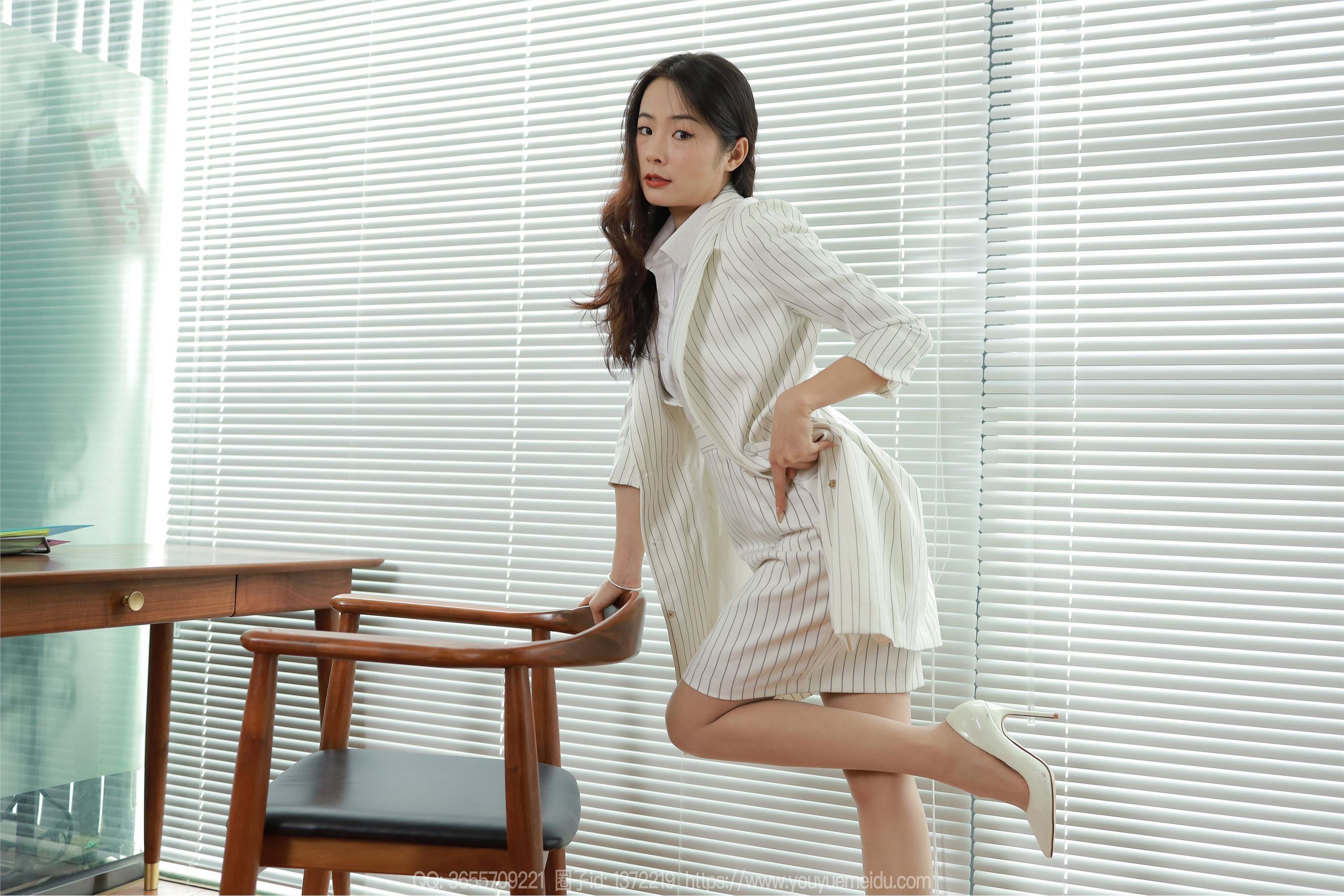 图片[2]-IESS异思趣向期期2023.12.24期丝享家期1619期小金《ol套装（上）》-秀人网