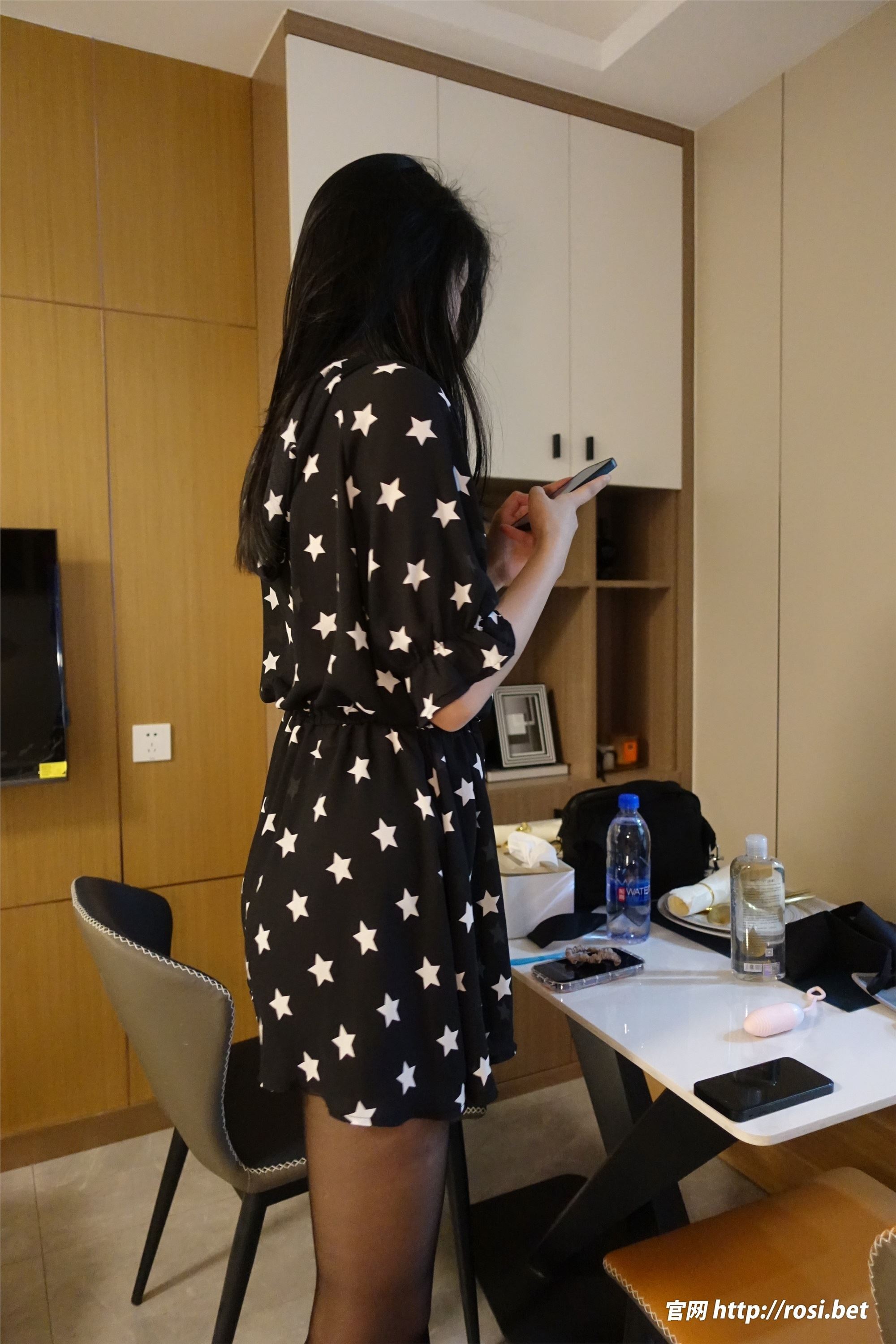 ROSI写真期2024.06.22期N第4583-套图网