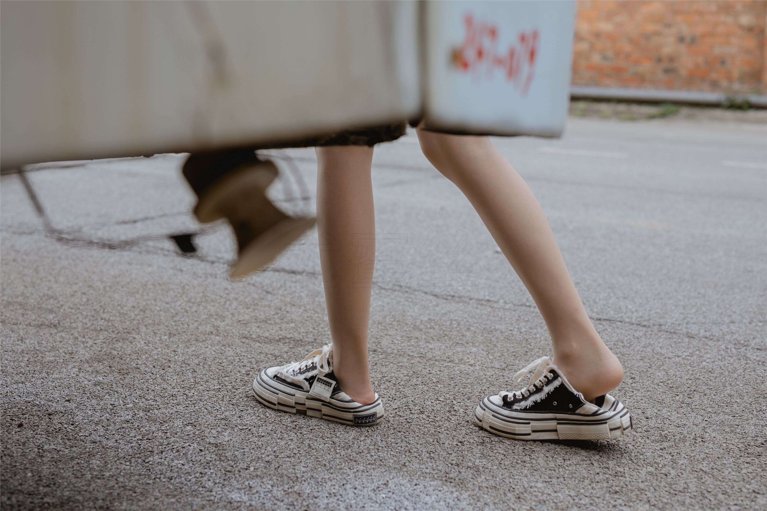 尤蜜丝期穿搭写真期N第048-秀人网