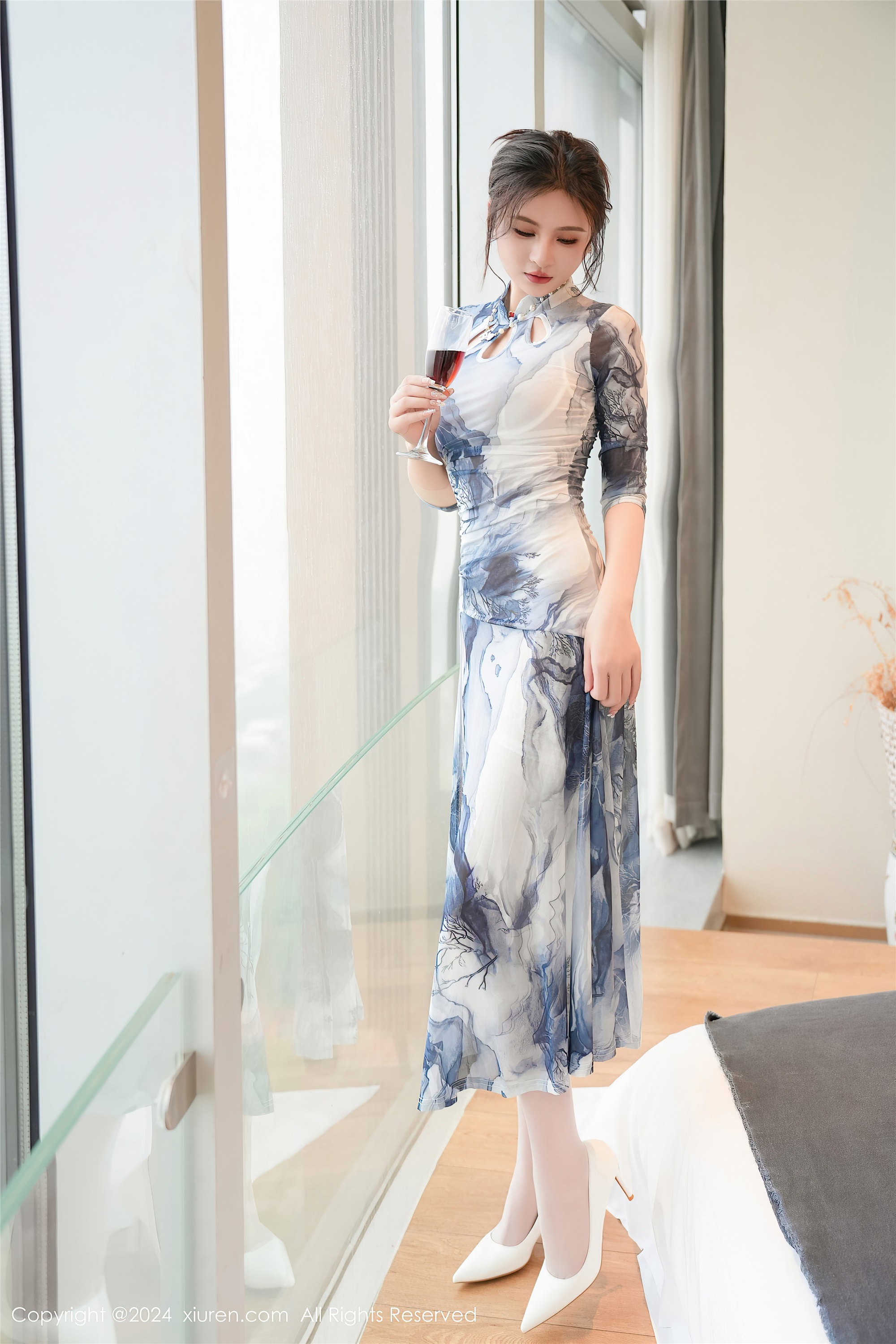 图片[2]-Xiuren秀人网期2024.05.23期N第8587期Emily尹菲-套图网