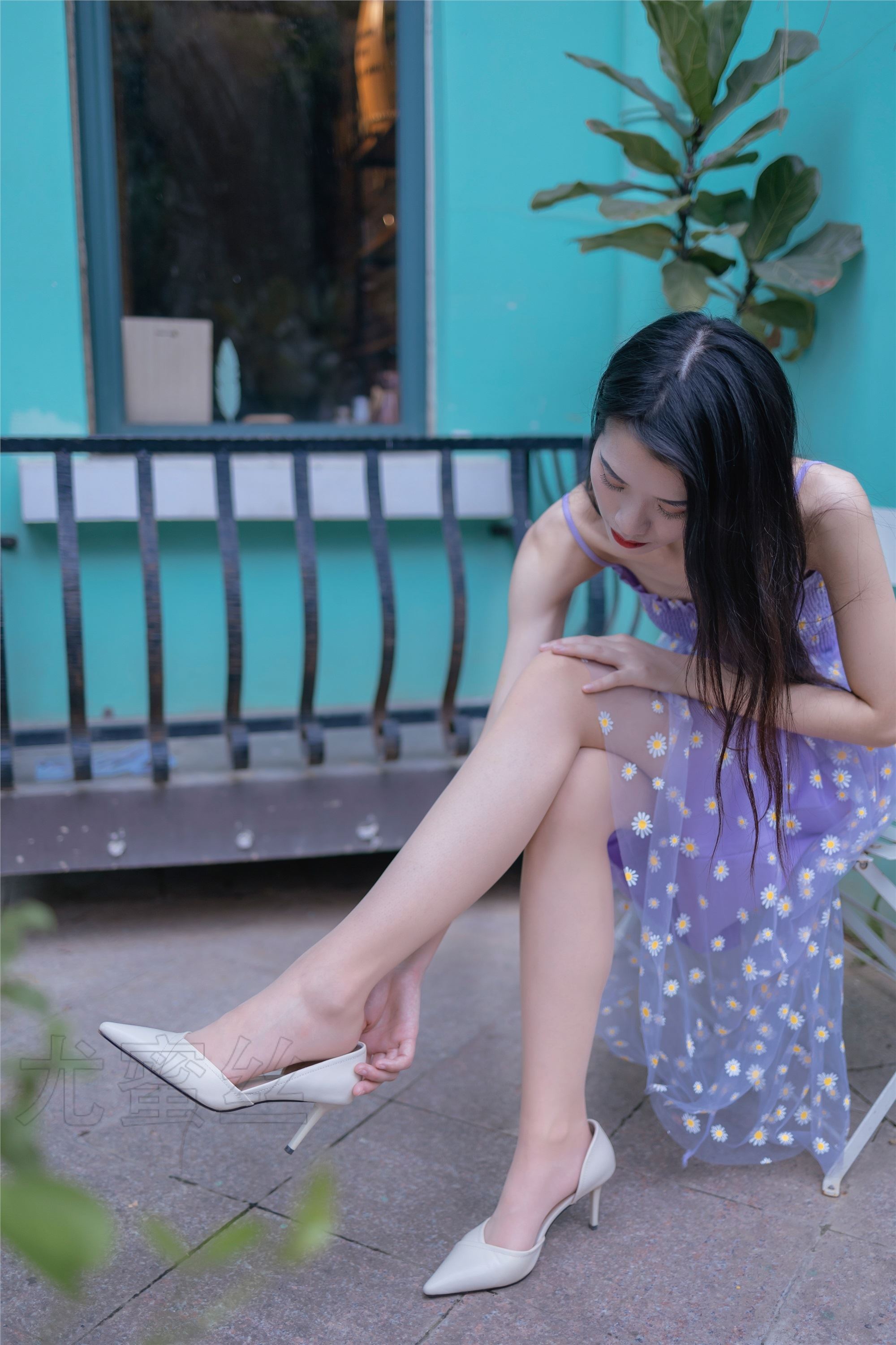 尤蜜丝期穿搭写真期N第056-秀人网