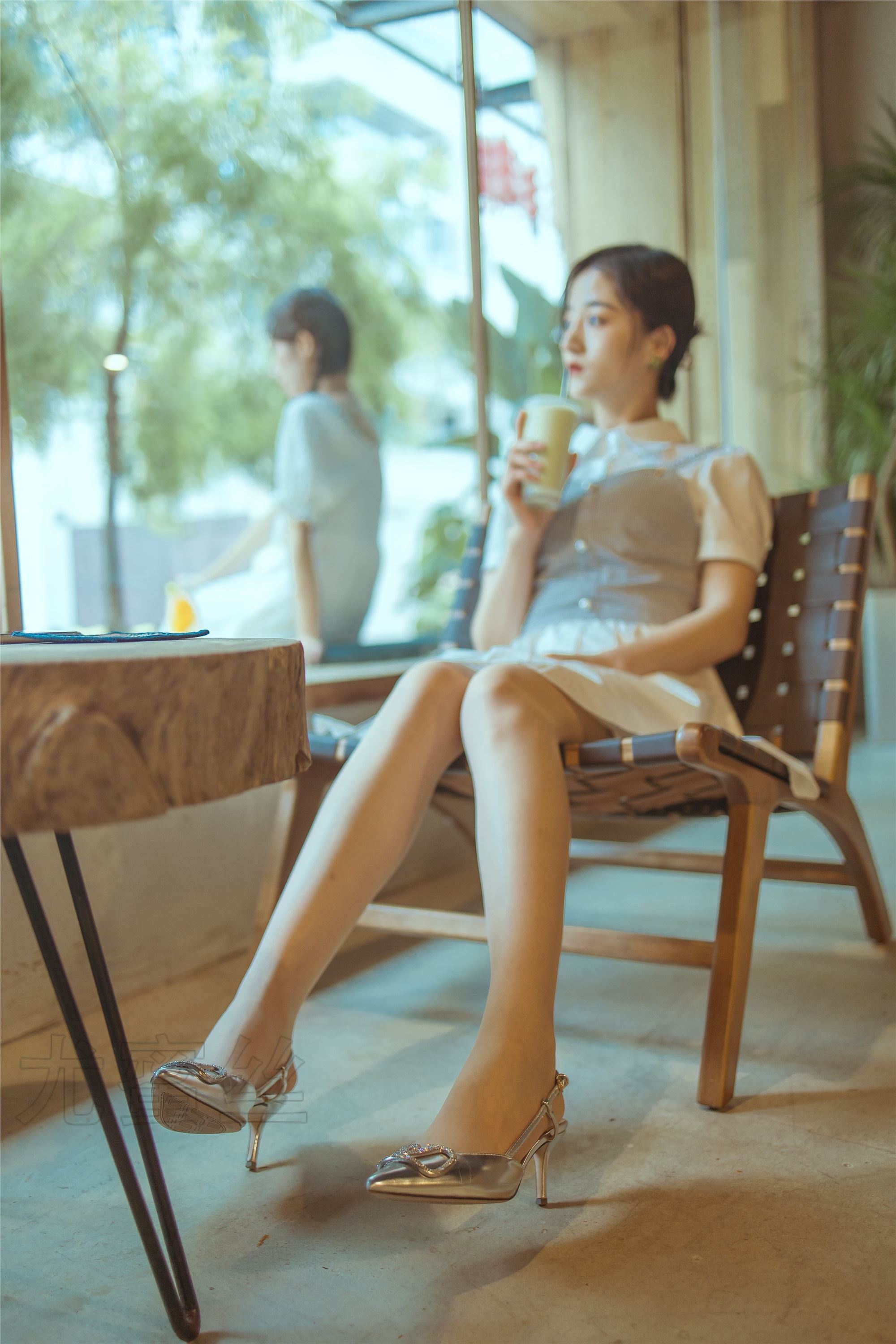 尤蜜丝期穿搭写真期N第057-秀人网