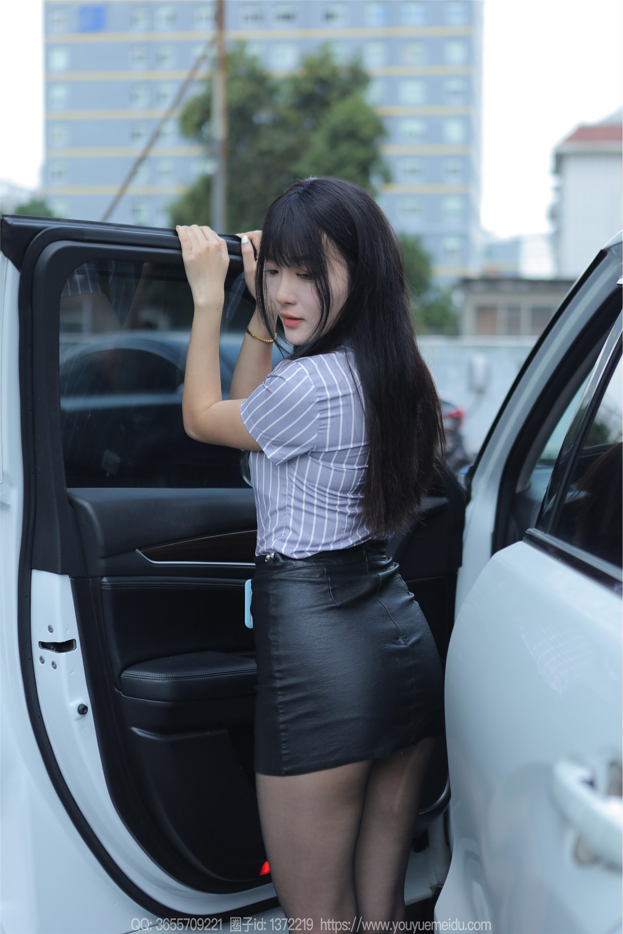 IESS异思趣向期期2024.01.29期丝享家期1650期婉萍《超短皮裙》-套图网