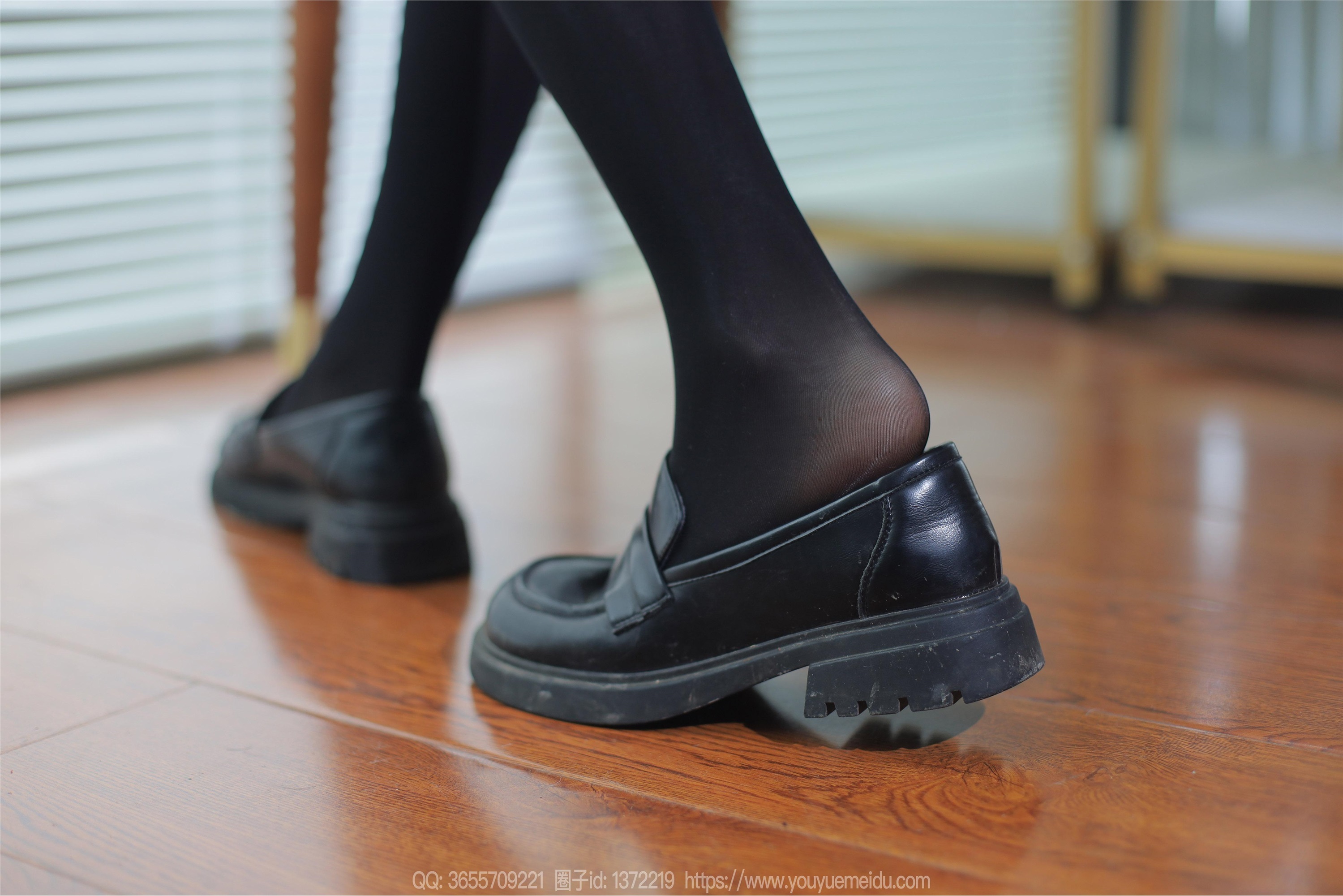 图片[8]-IESS异思趣向期期2024.02.04期丝享家期1655期小九《黑色厚袜》-套图网