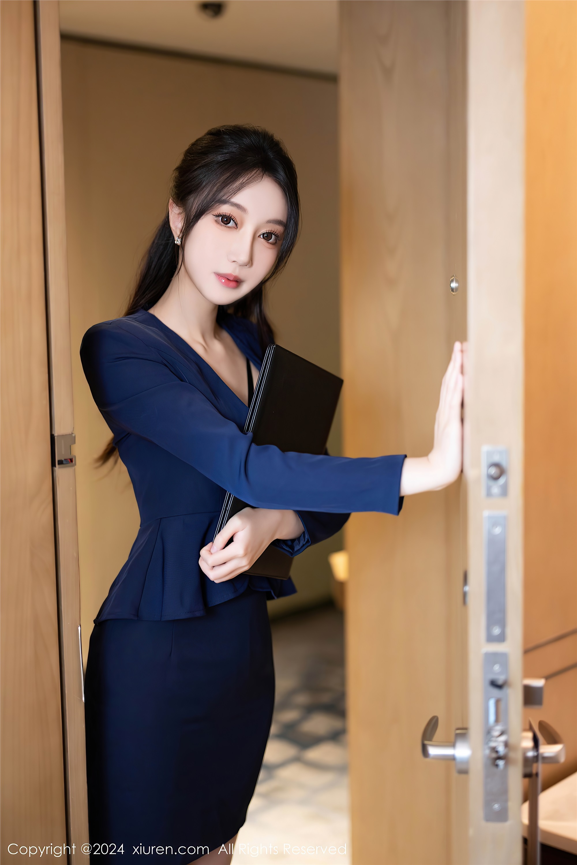 Xiuren秀人网期2024.06.07期N第8669期玥儿玥-秀人网