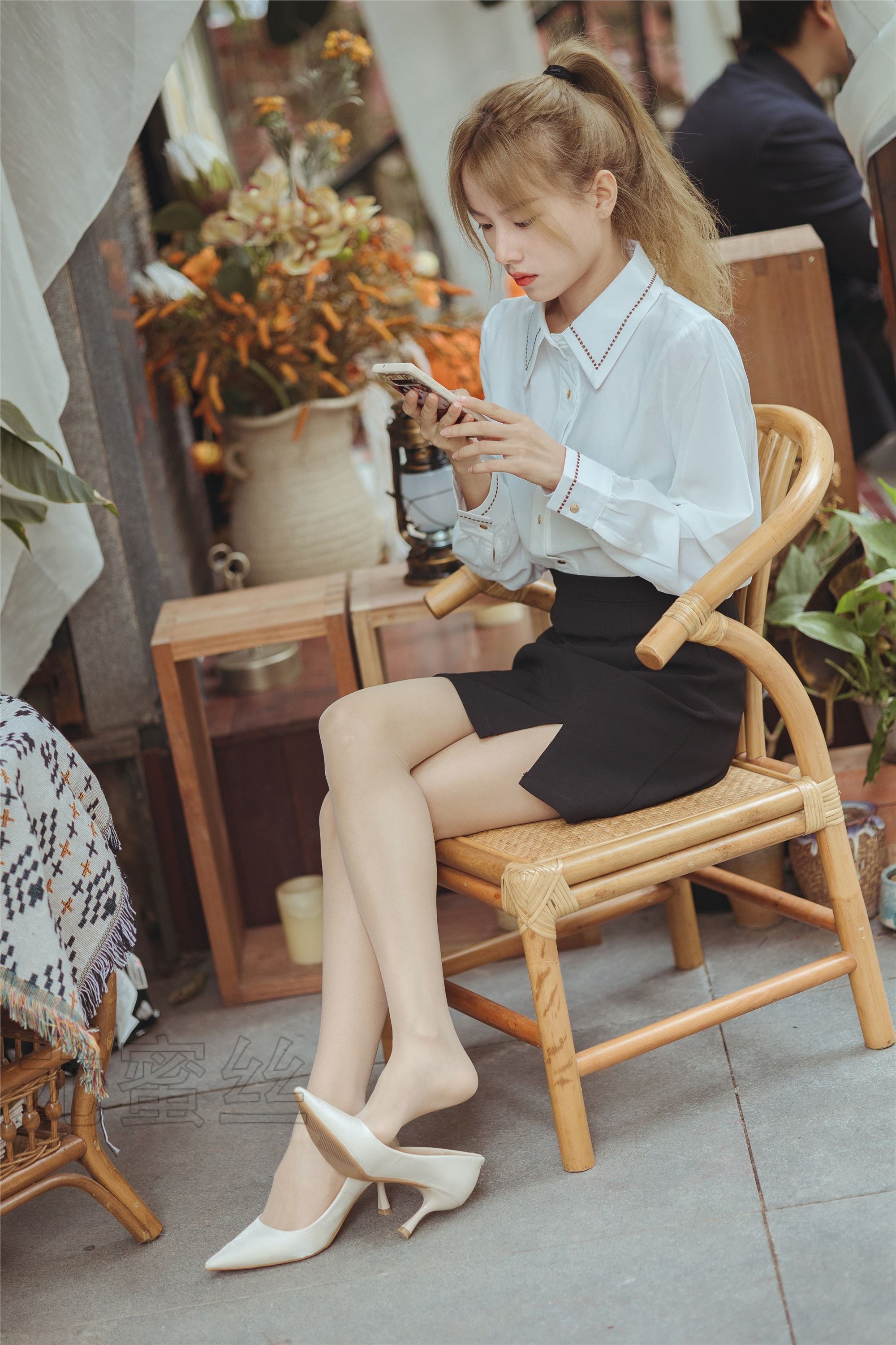 尤蜜丝期穿搭写真期N第085-秀人网