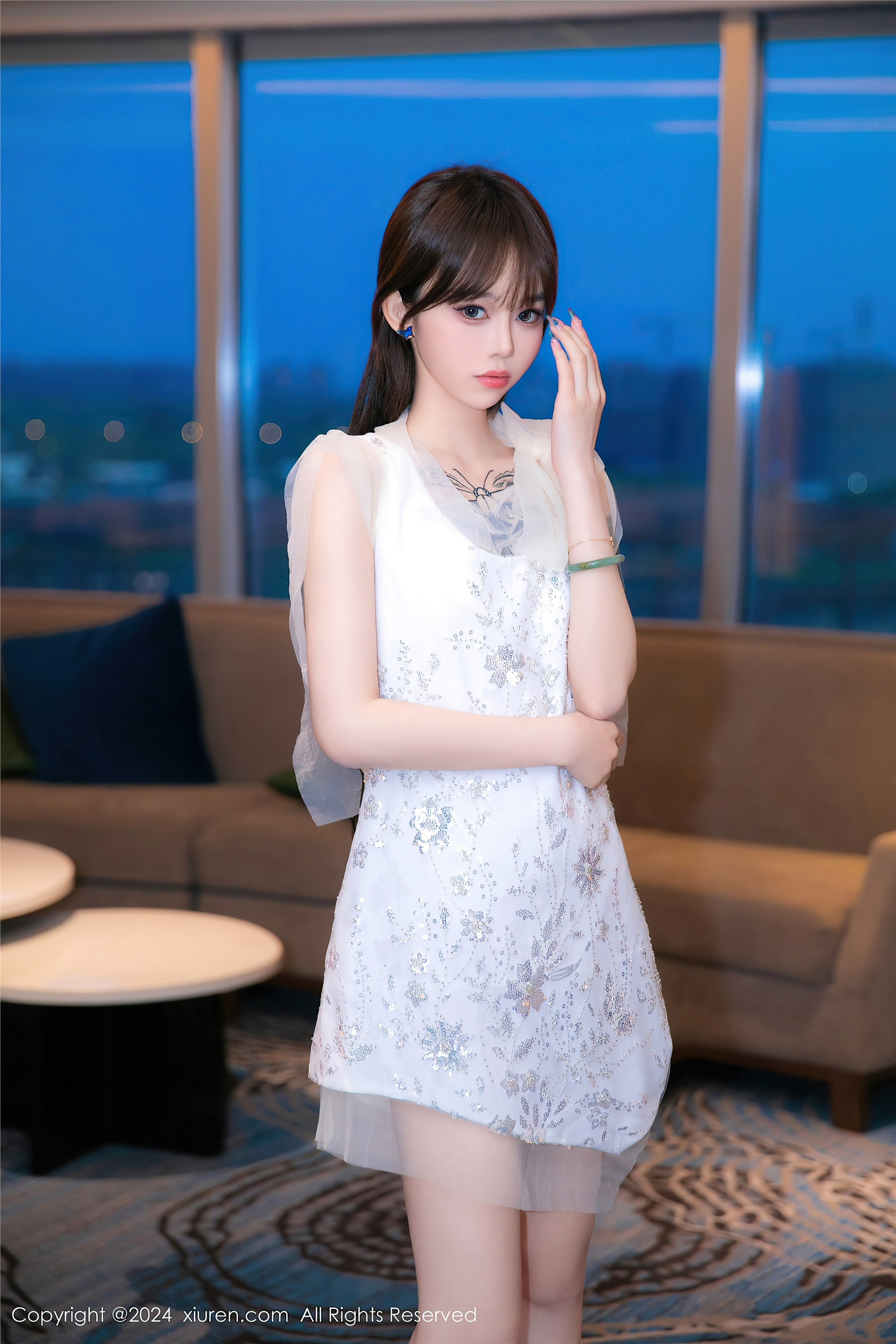 Xiuren秀人网期2024.06.13期N第8696期奶瓶-套图网