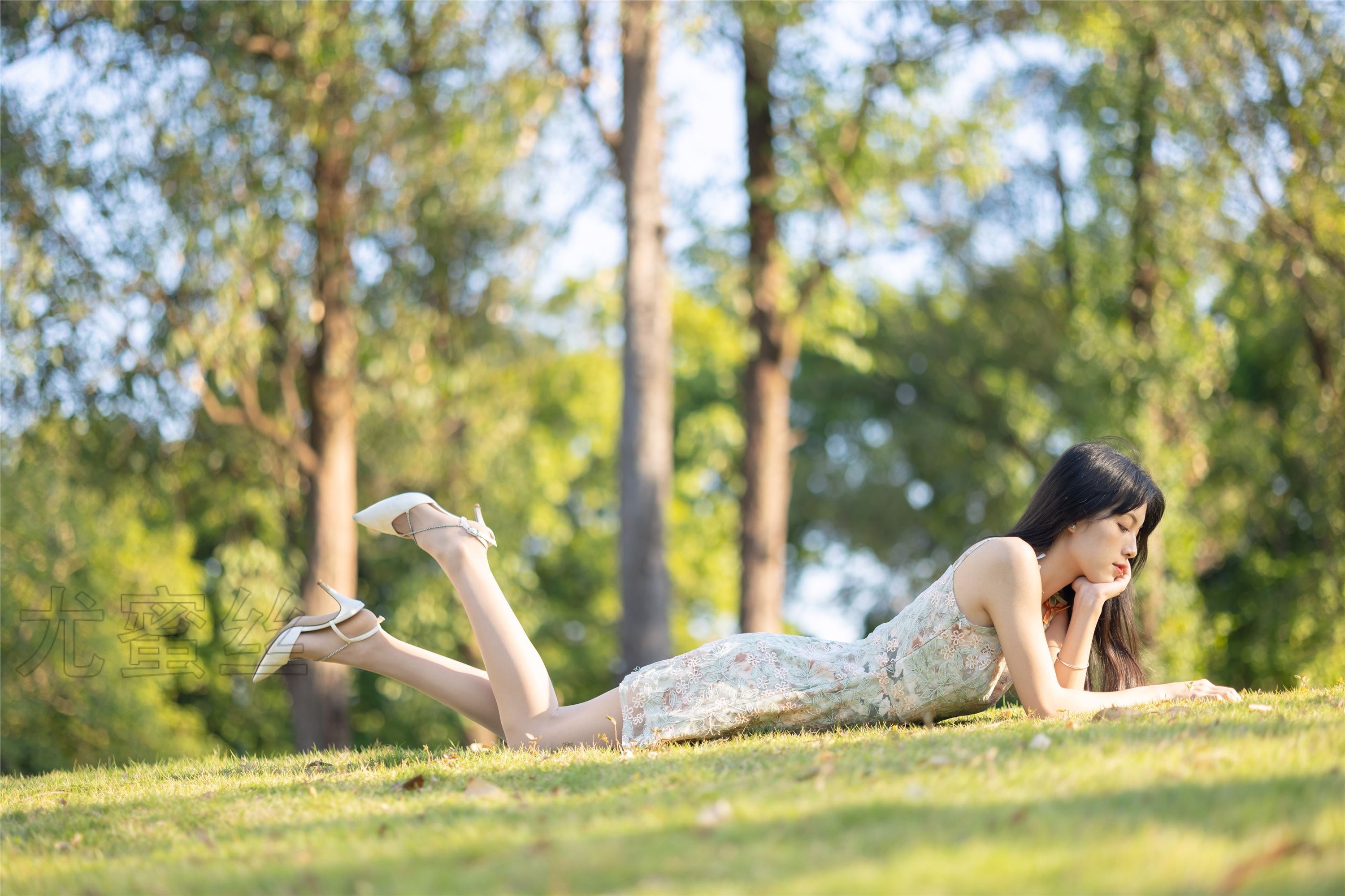 尤蜜丝期穿搭写真期N第087-秀人网