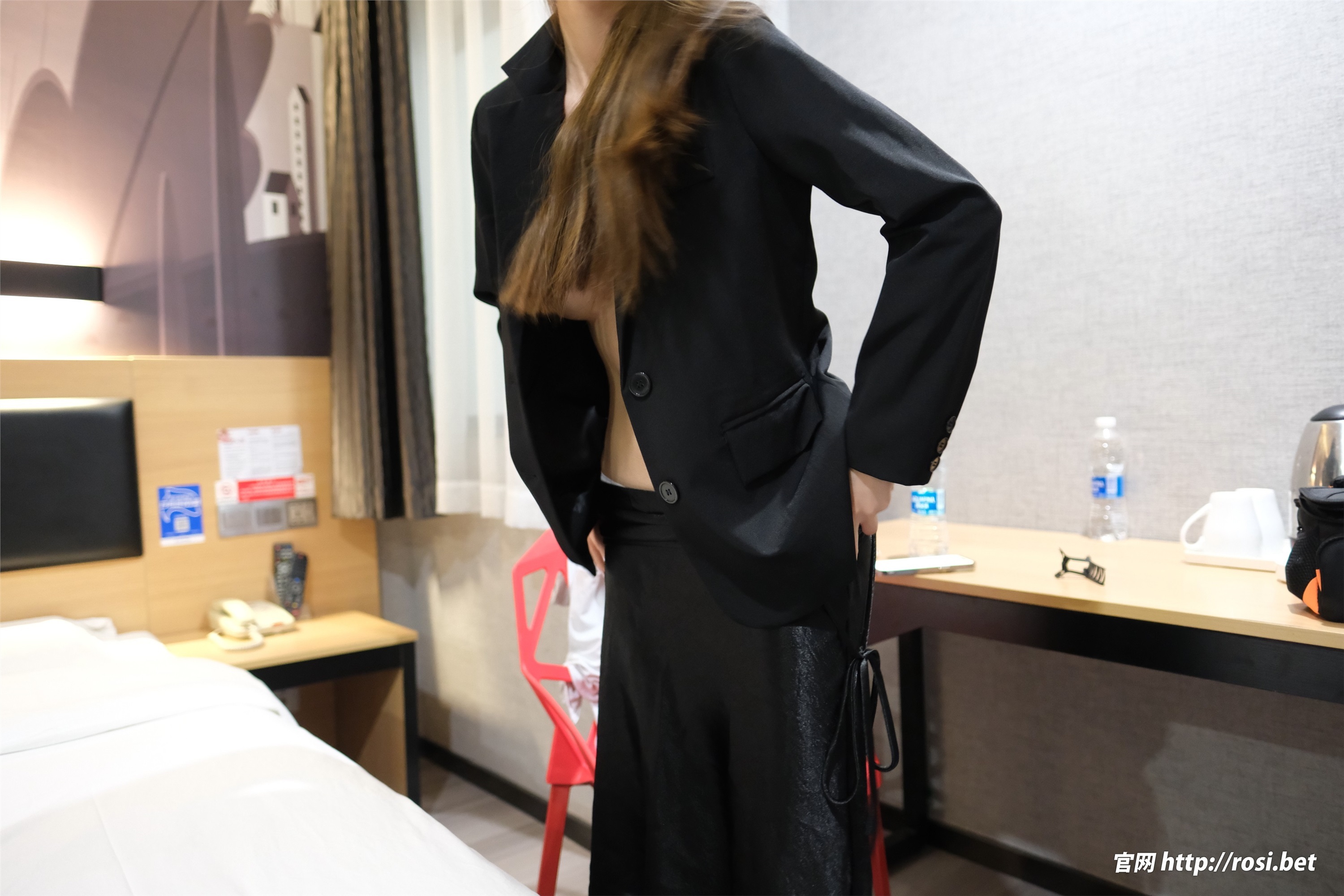 图片[8]-ROSI写真期2024.08.23期N第4645-秀人网