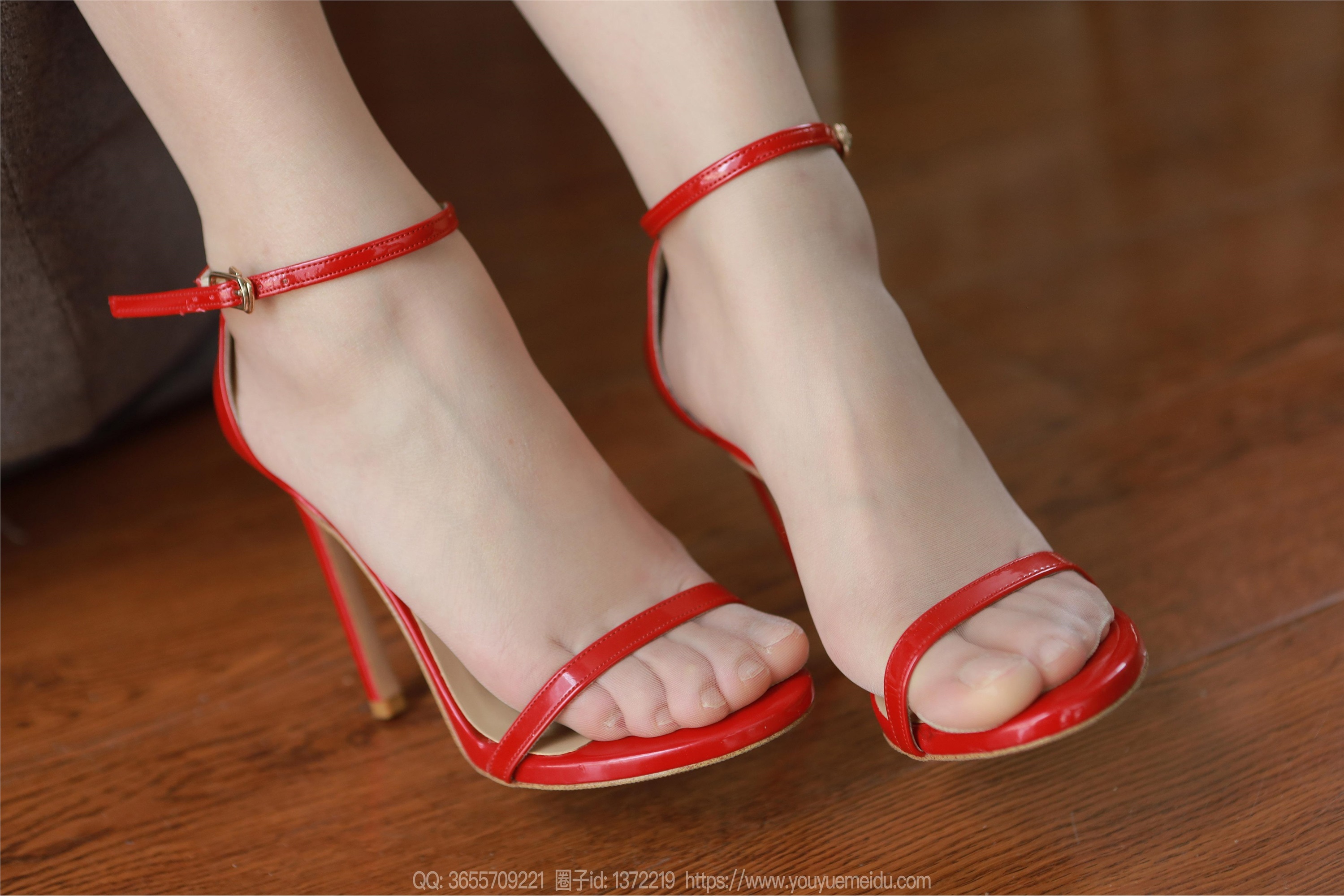 图片[5]-IESS异思趣向期期2024.04.05期丝享家期1708期小婕《红》-套图网