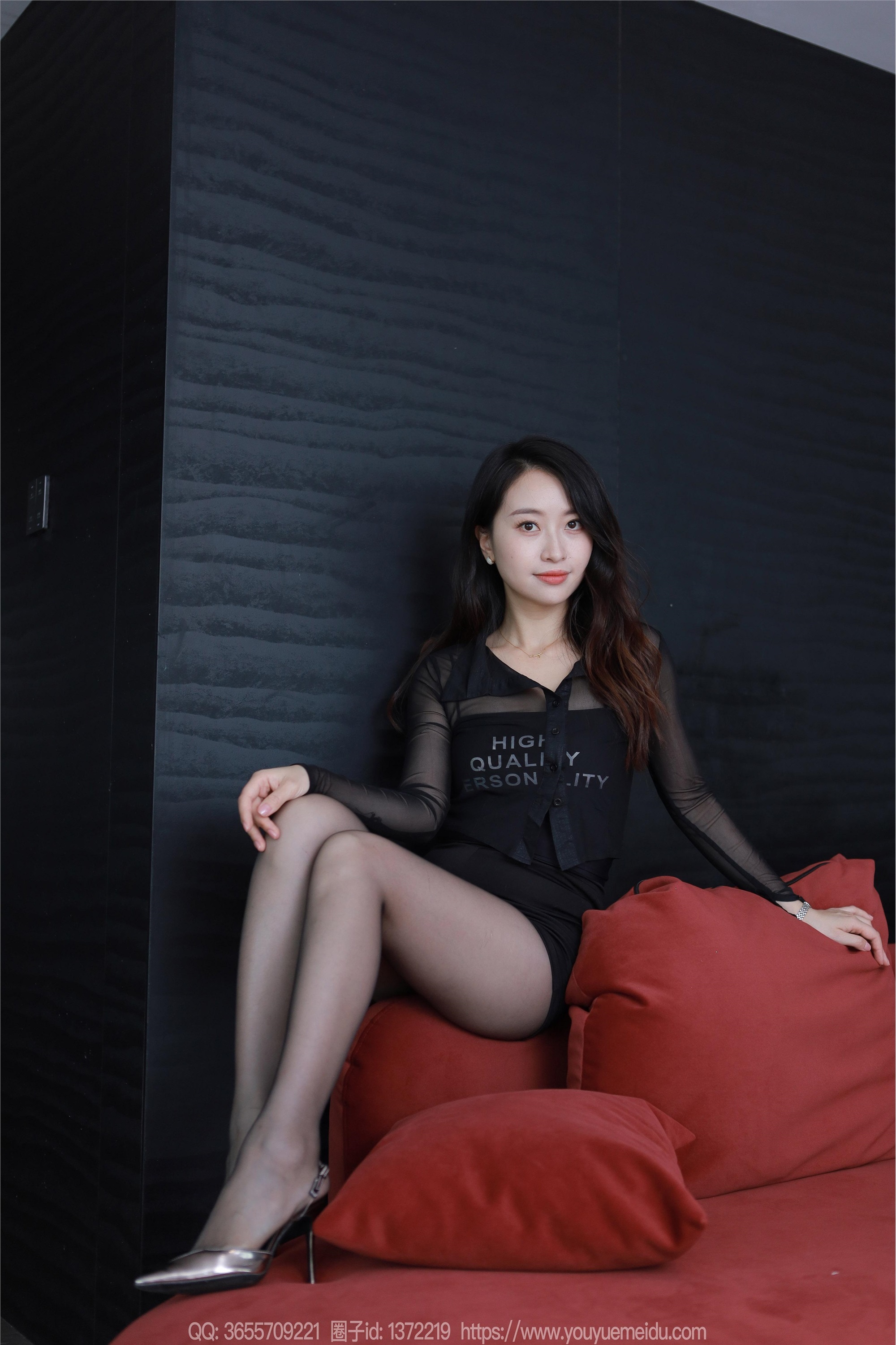 图片[7]-IESS异思趣向期期2024.04.11期丝享家期1713期小婕《红色沙发（下）》-秀人网