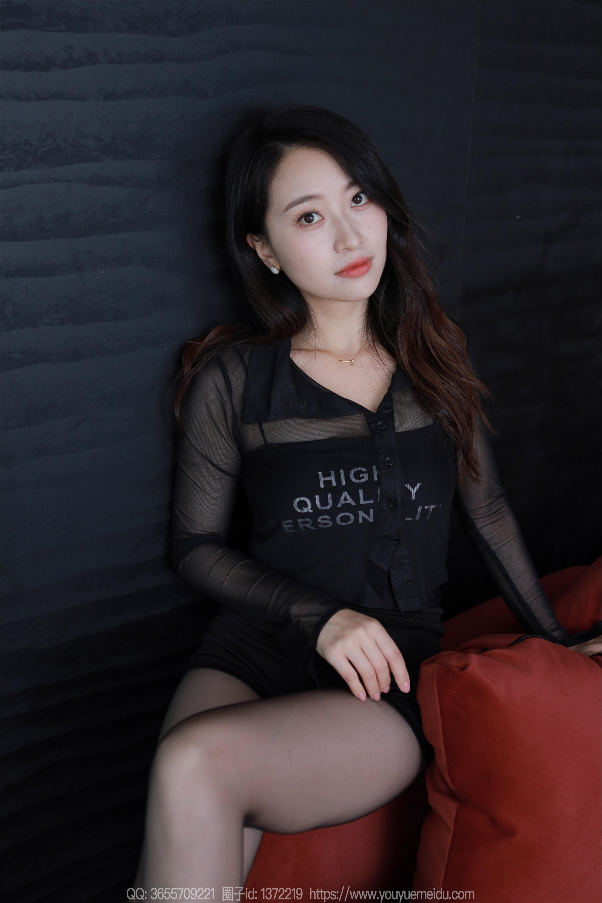 图片[9]-IESS异思趣向期期2024.04.11期丝享家期1713期小婕《红色沙发（下）》-秀人网