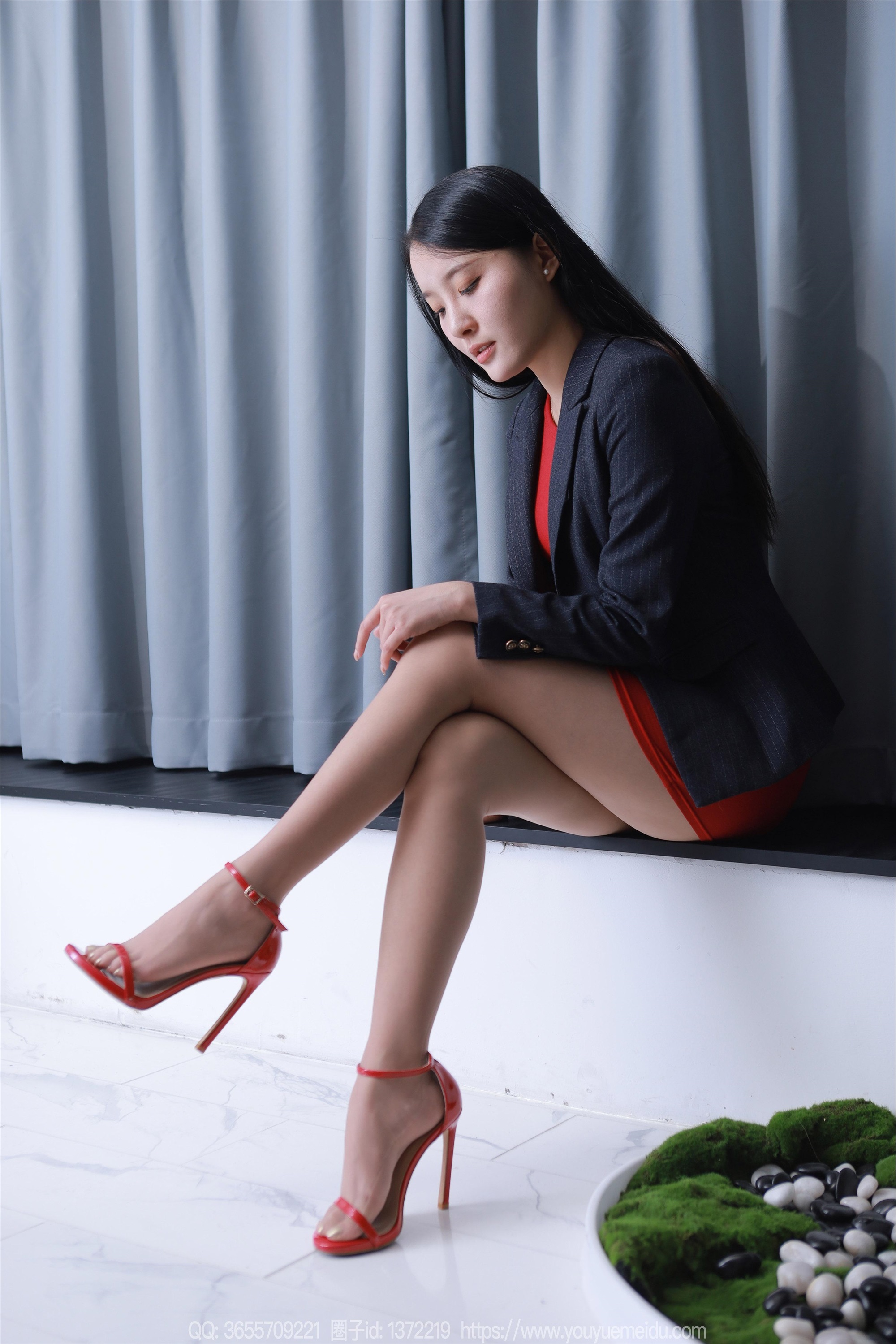 IESS异思趣向期期2024.04.16期丝享家期1717期婉萍《绿野仙踪》-秀人网