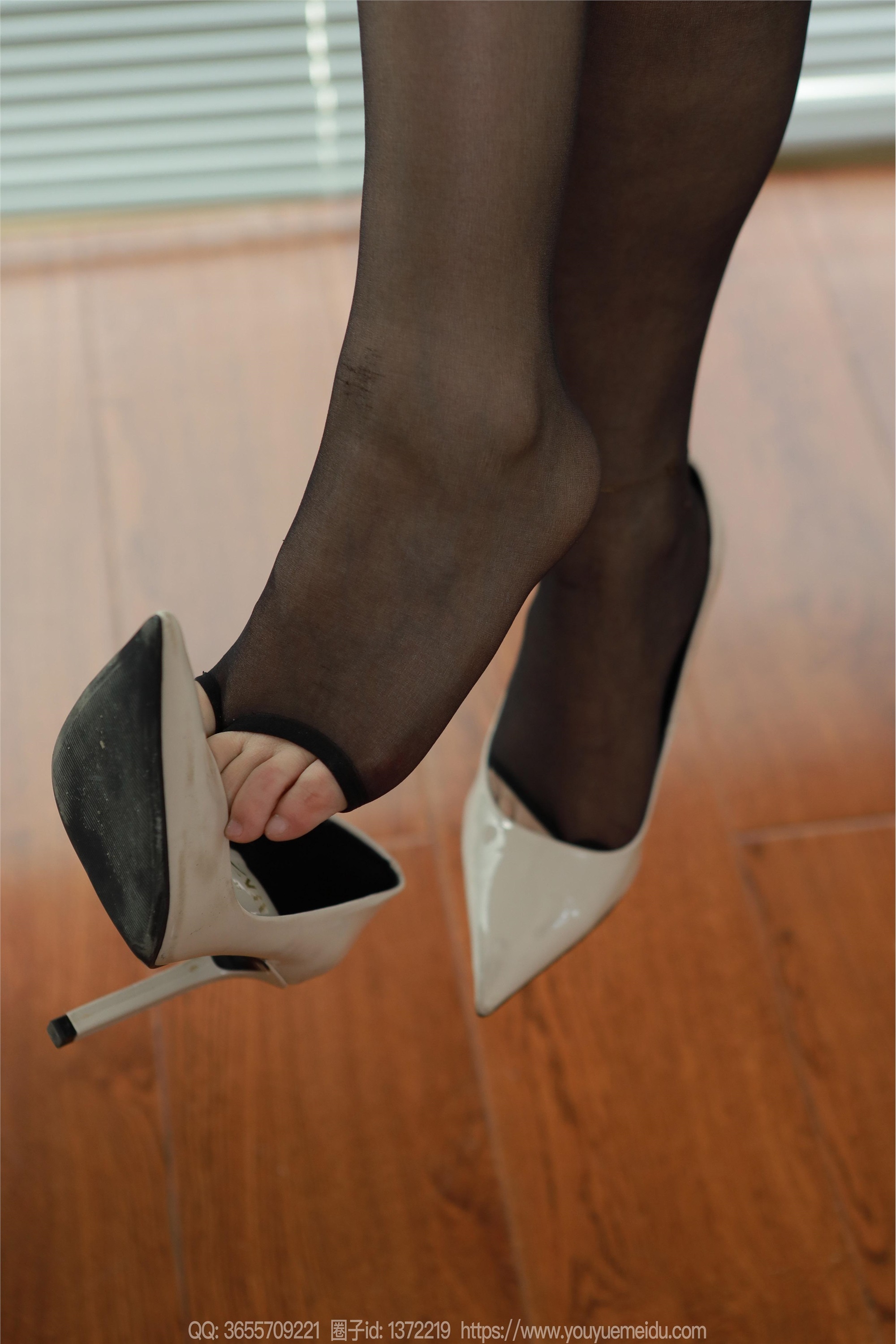 图片[4]-IESS异思趣向期期2024.04.30期丝享家期1729期秋秋《花花姑娘》-秀人网