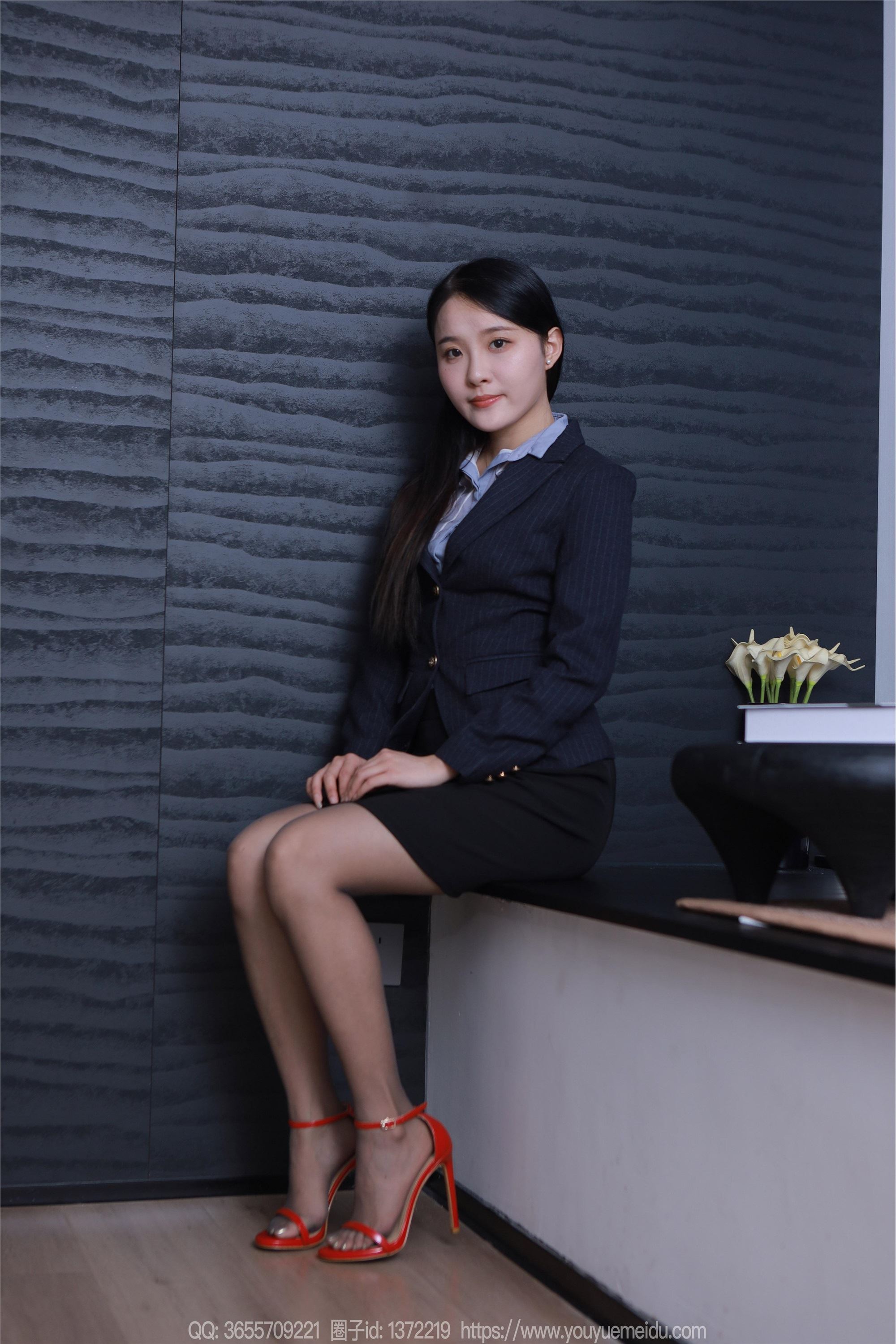 图片[4]-IESS异思趣向期期2024.05.06期丝享家期1734期婉萍《黑丝秘书》-秀人网