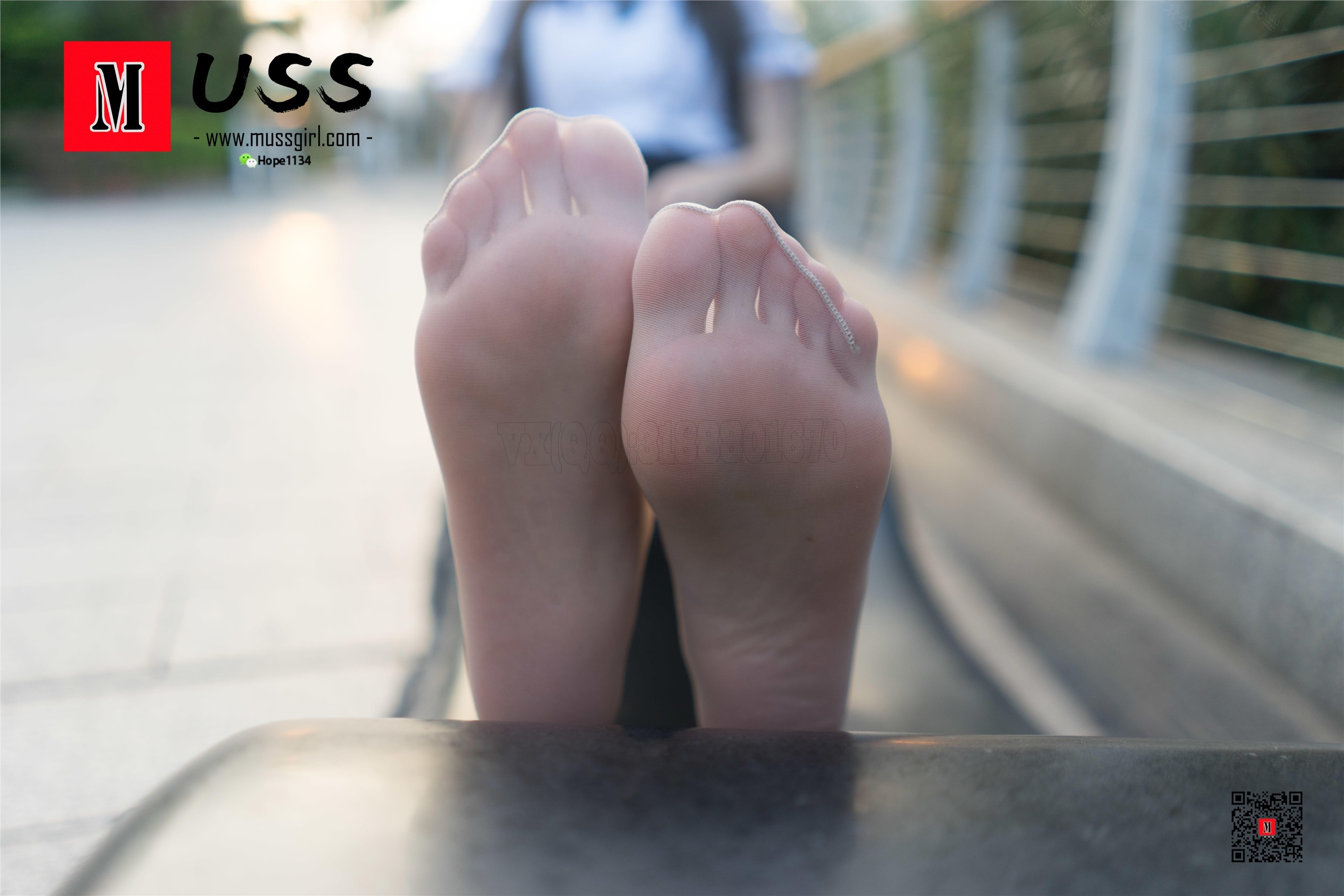 图片[4]-MussGirl慕丝女郎期期N第128期第一次约拍穿丝袜小姐姐-套图网