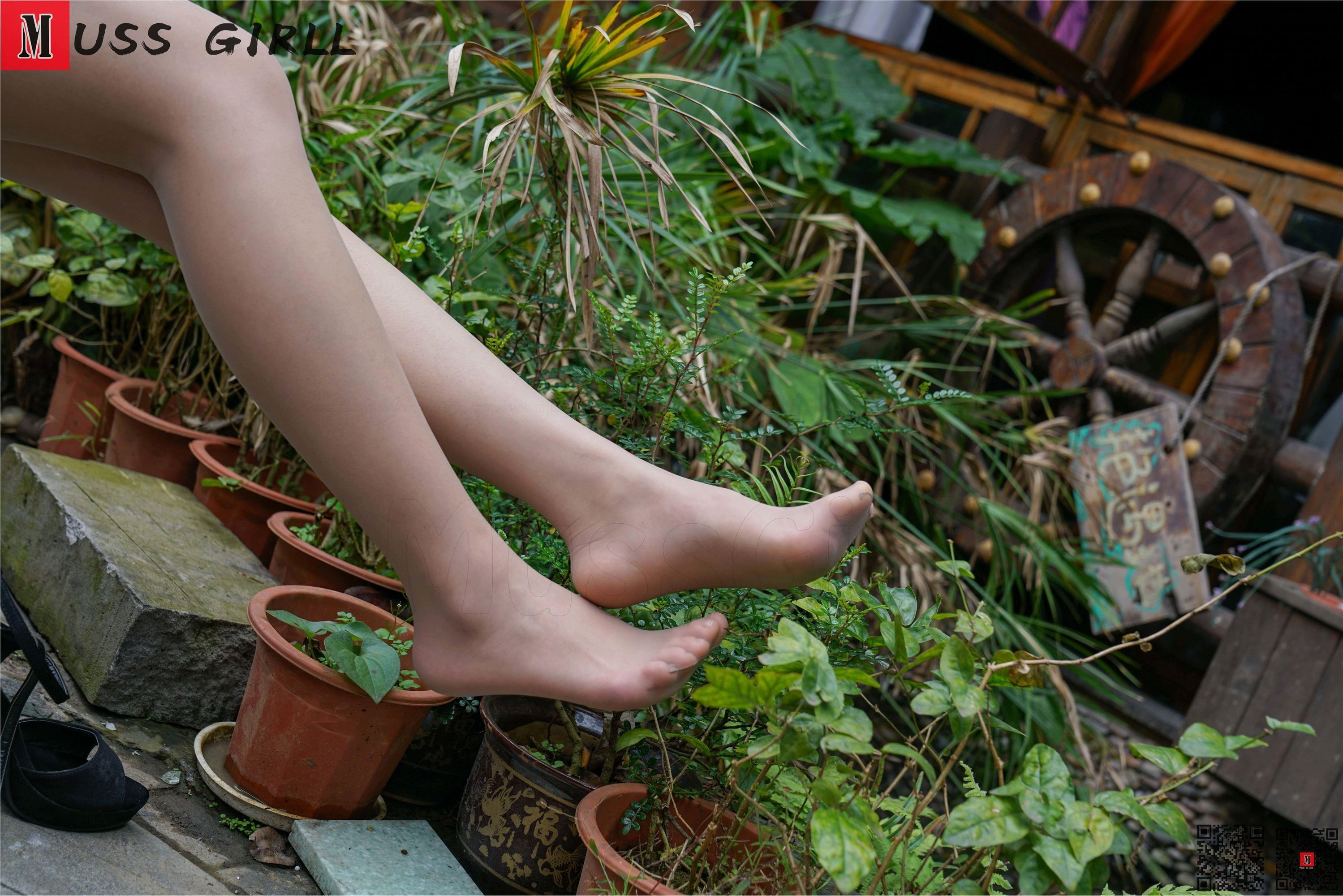 MussGirl慕丝女郎期期N第135期条纹制服薄丝-秀人网