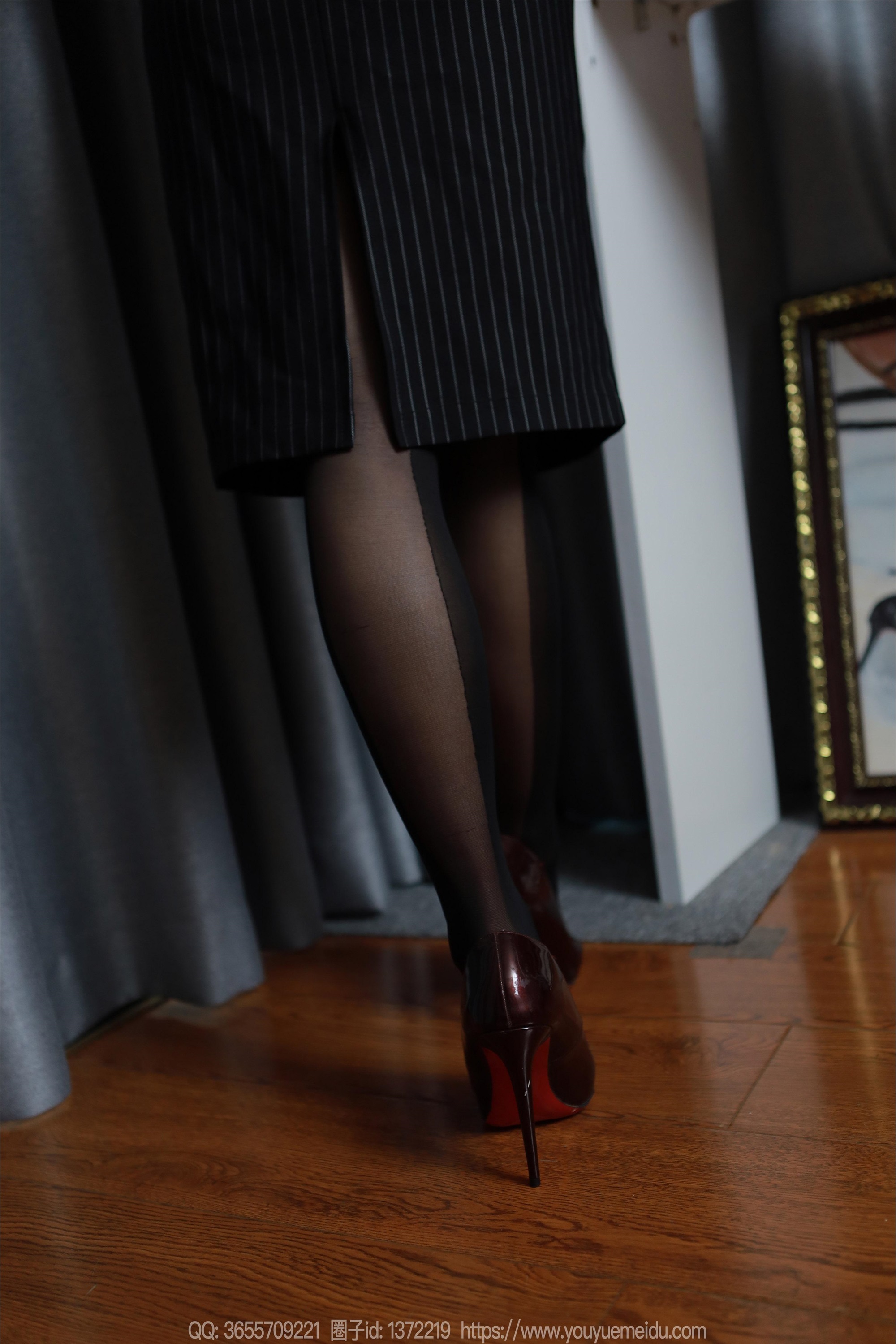 IESS异思趣向期期2024.05.15期丝享家期1742期兔兔《火辣女秘》-秀人网