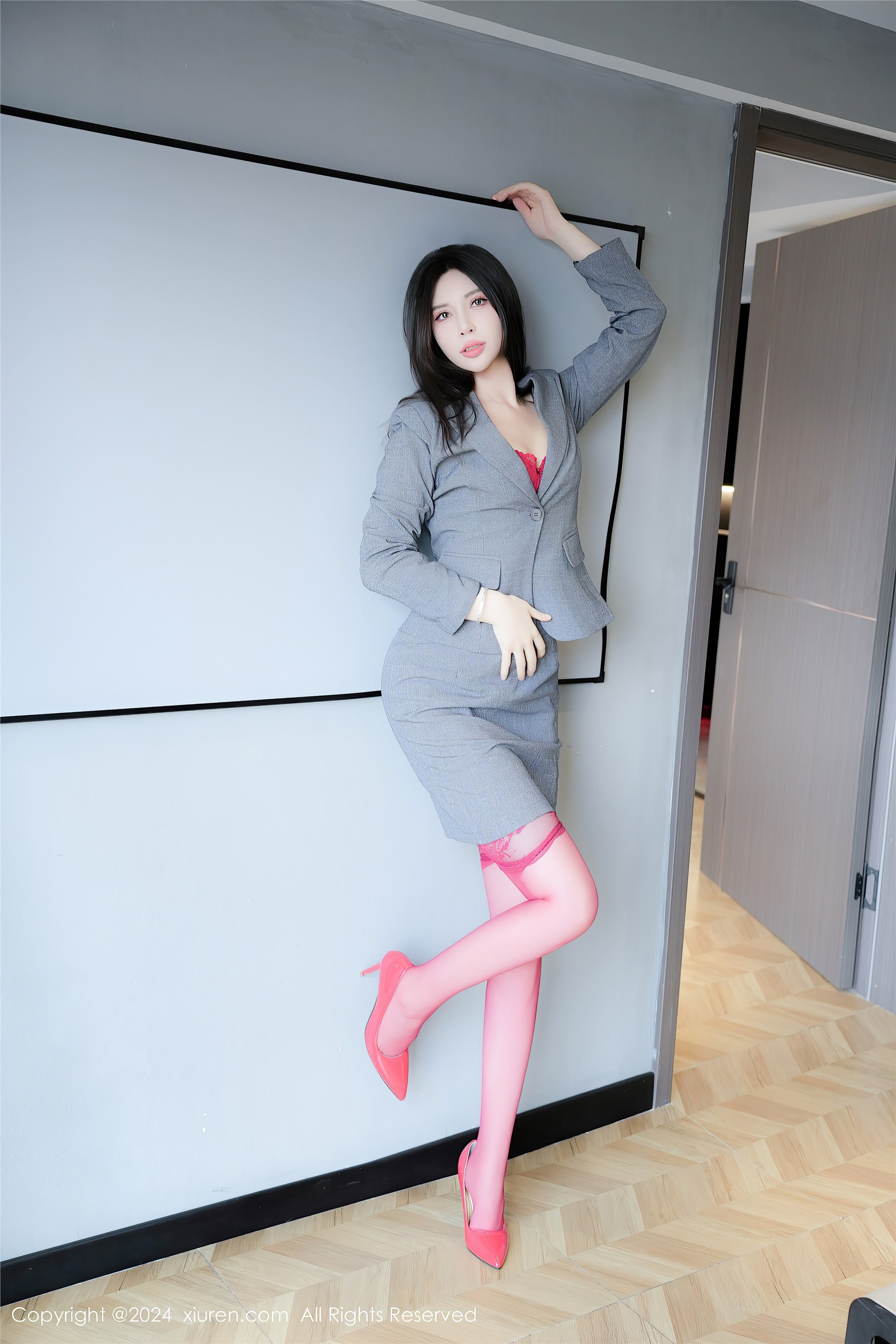 图片[6]-Xiuren秀人网期2024.08.05期N第8967期曼柔-套图网