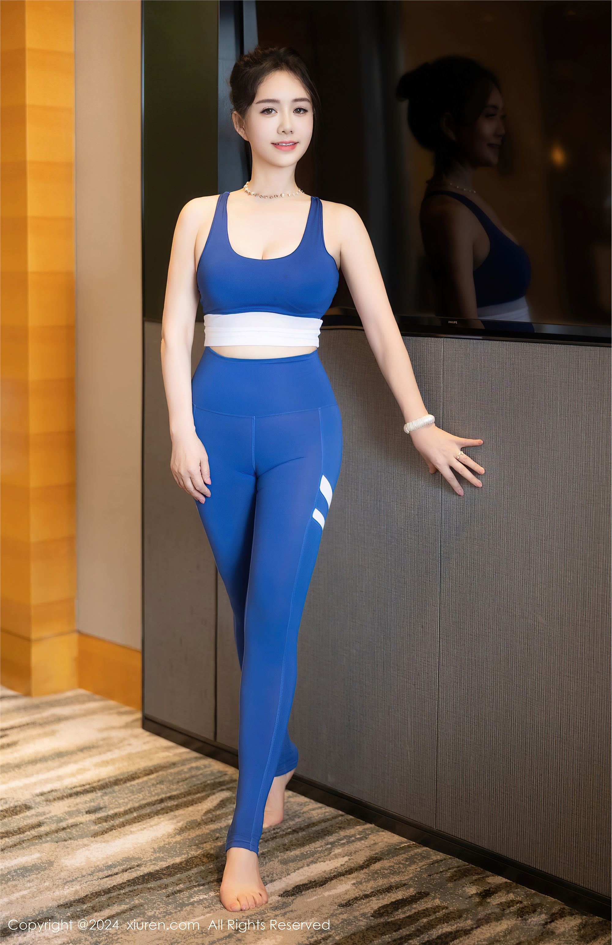 图片[2]-Xiuren秀人网期2024.08.07期N第8977期吴怡怡-套图网