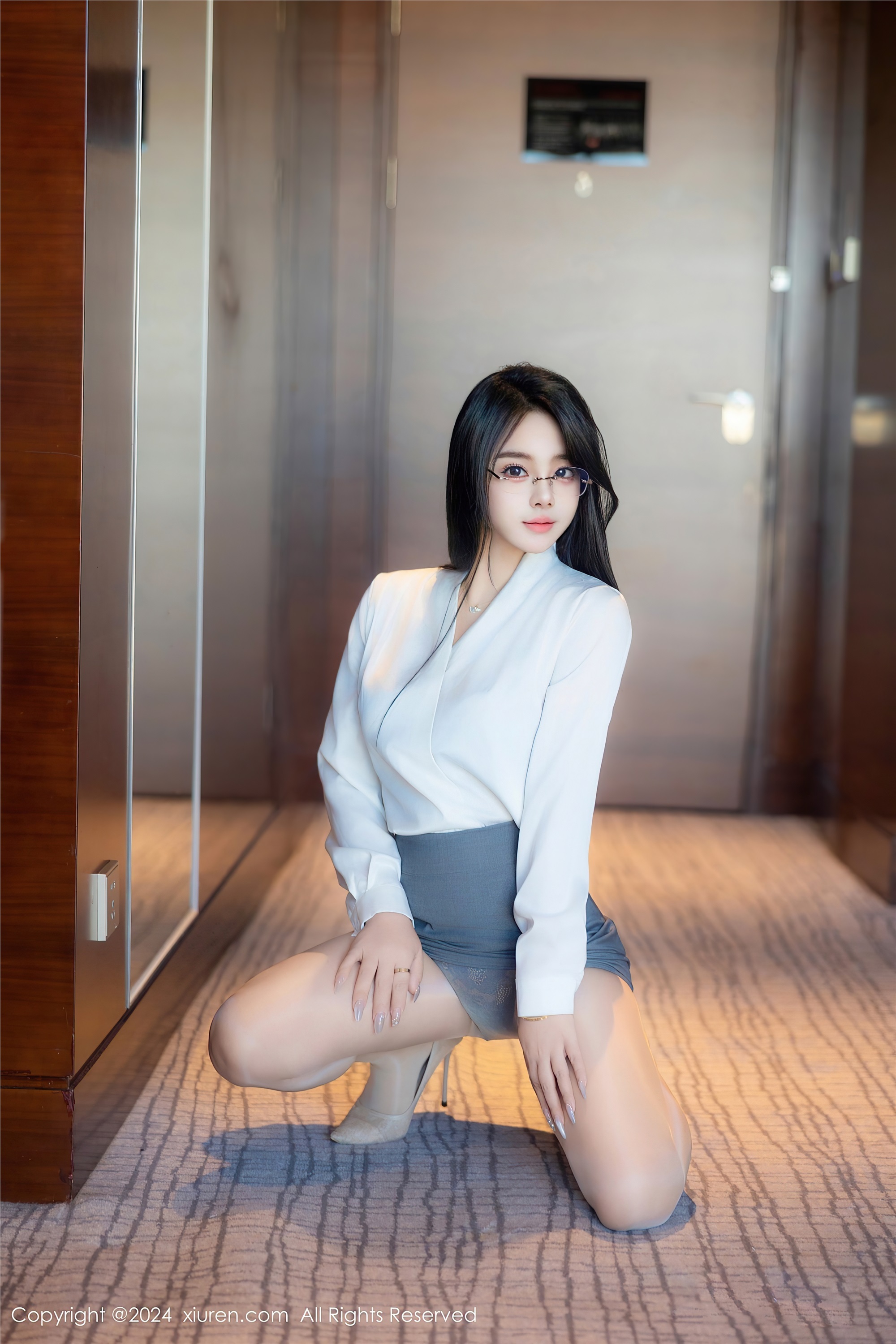 图片[7]-Xiuren秀人网期2024.08.09期N第8989期麦田-套图网