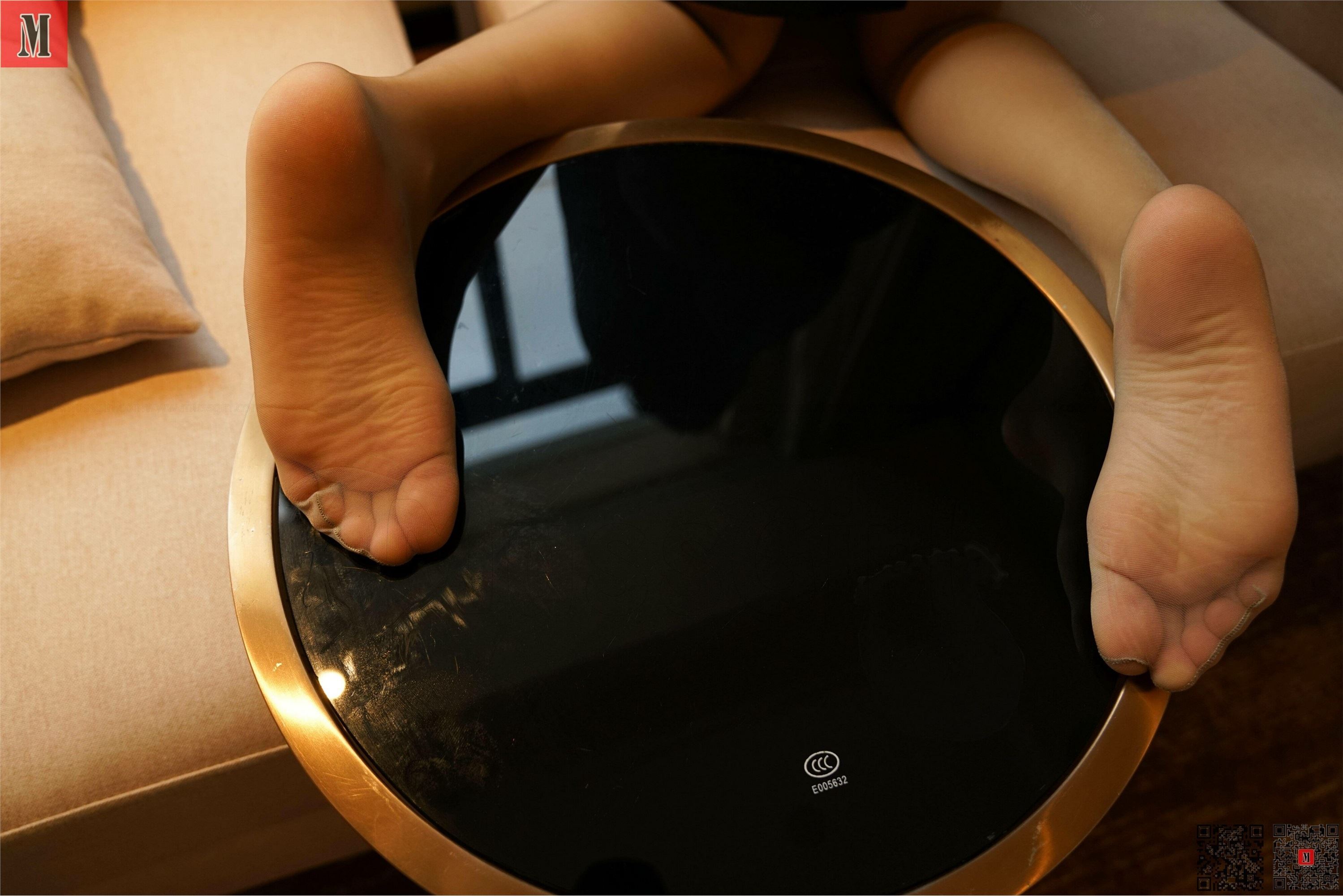 MussGirl慕丝女郎期期N第144期空姐黄颖与我私会酒店学习摄影-套图网