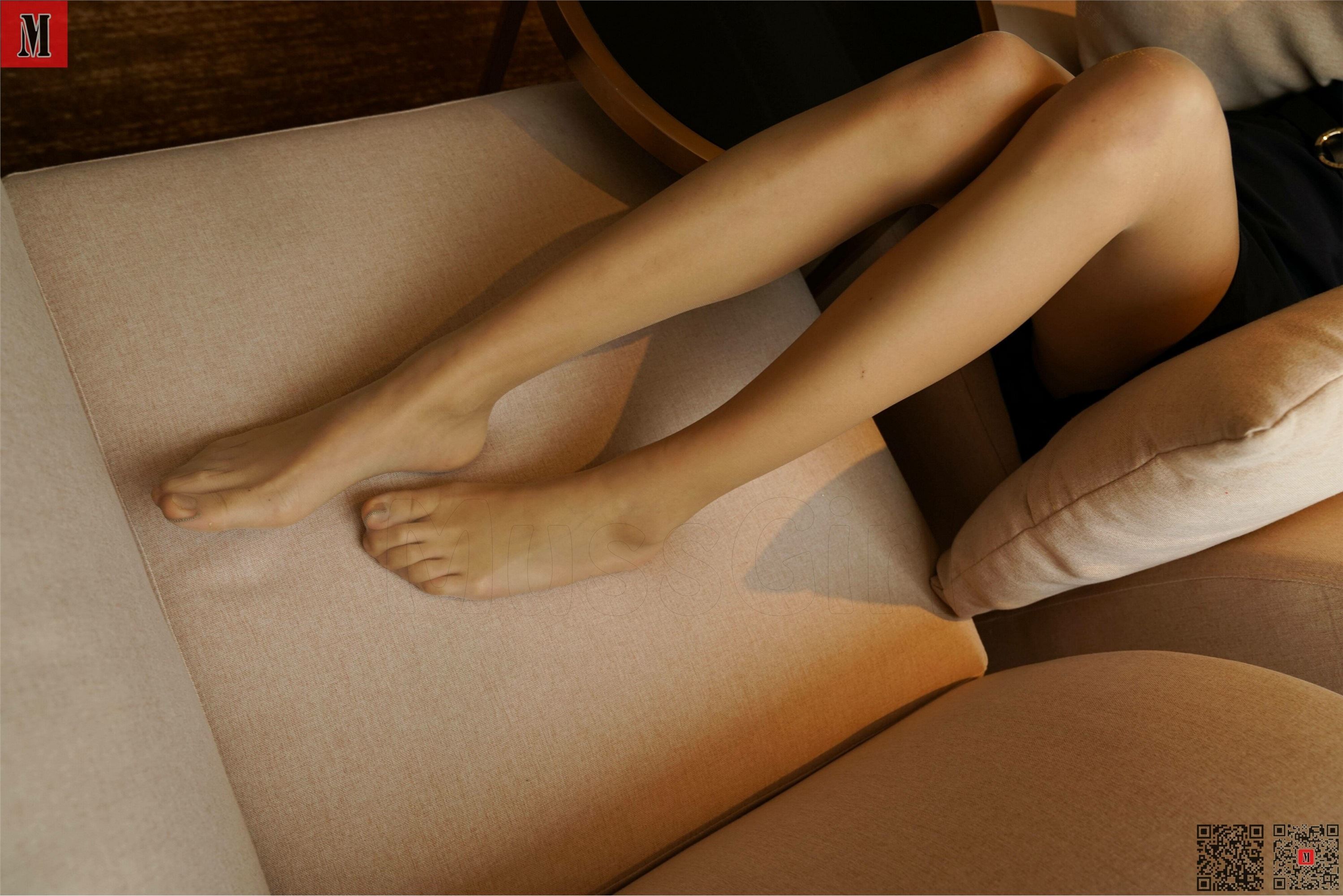 图片[3]-MussGirl慕丝女郎期期N第144期空姐黄颖与我私会酒店学习摄影-套图网