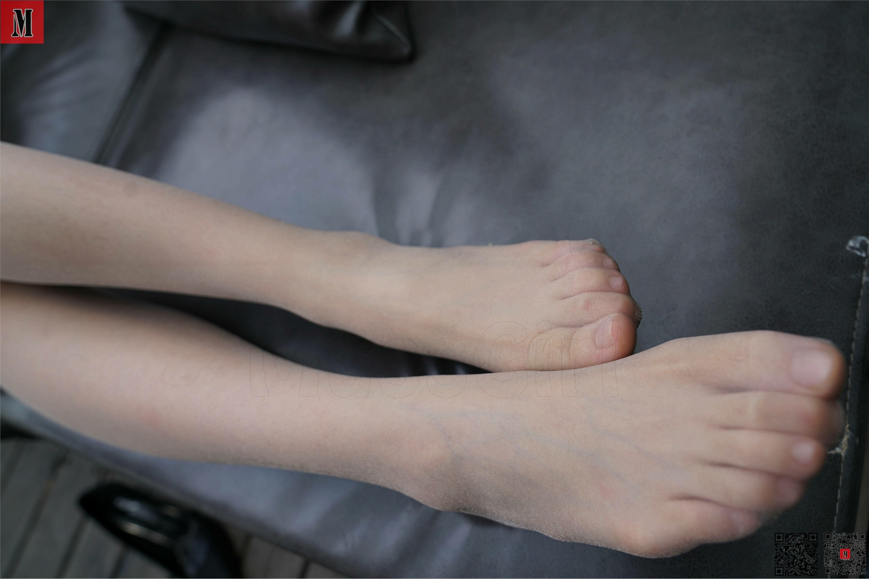 MussGirl慕丝女郎期期N第145期沙发美女皮裙肉丝-秀人网