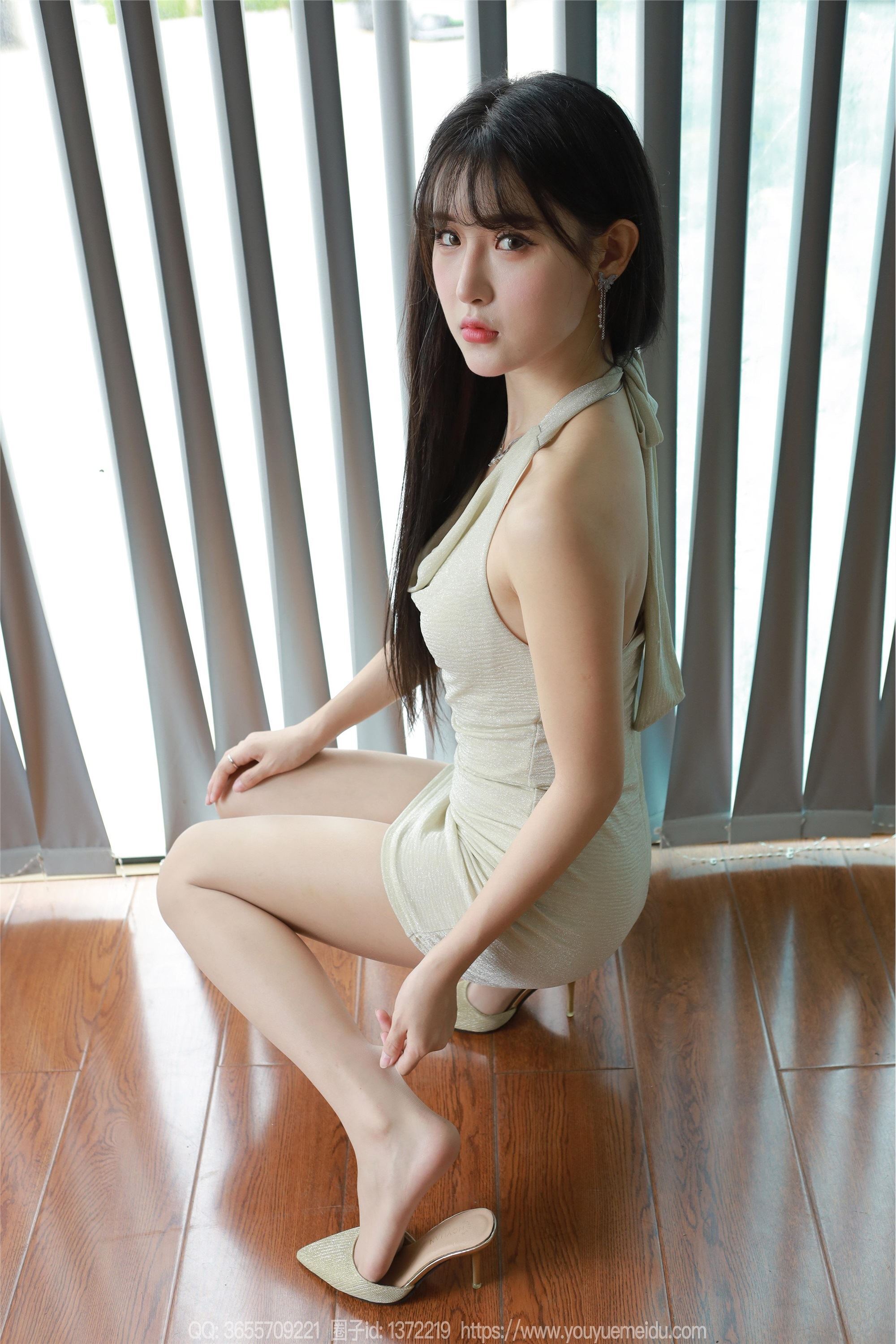 图片[8]-IESS异思趣向期期2024.05.31期丝享家期1756期小宝《挂脖包臀裙》-秀人网