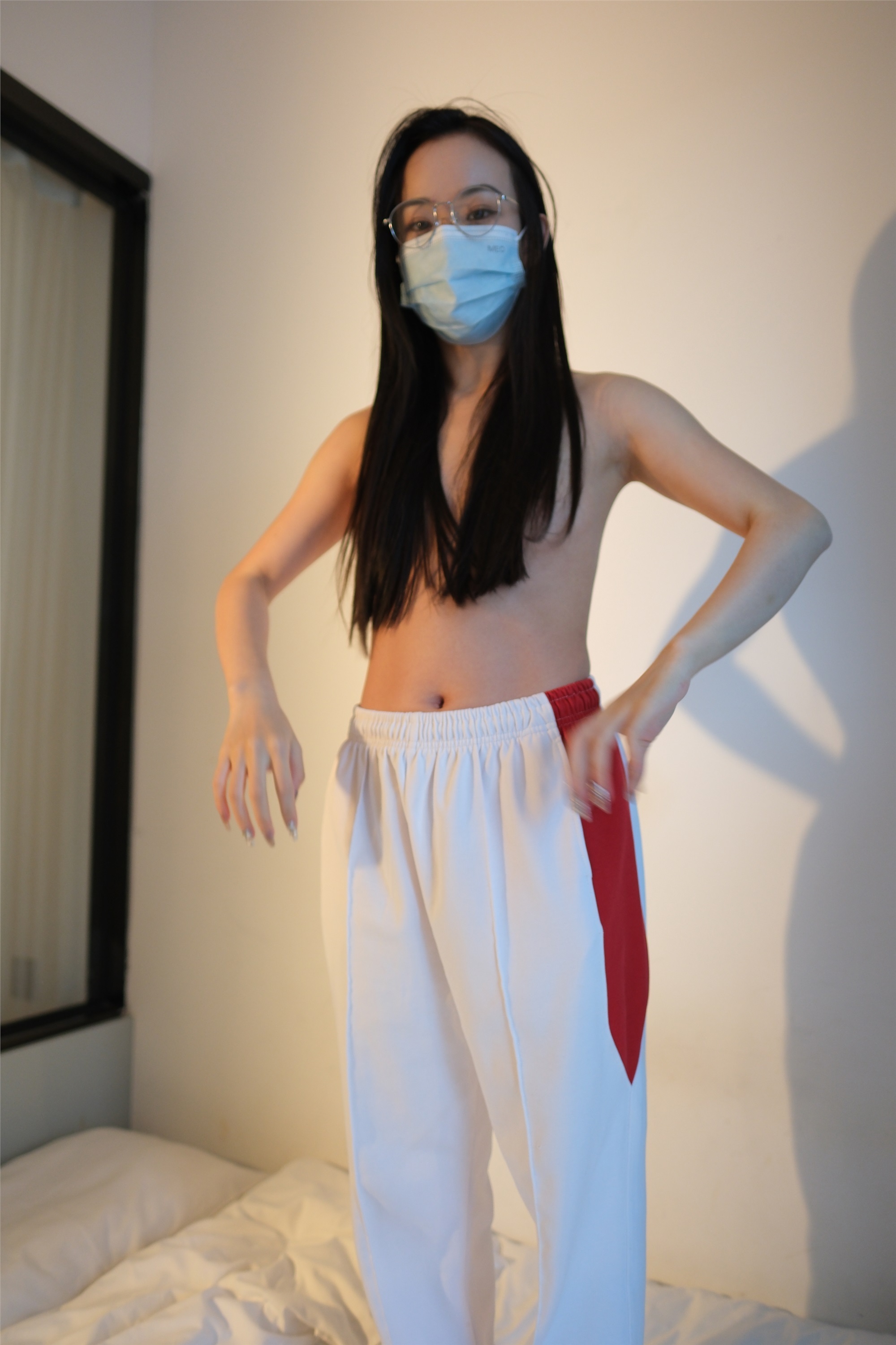 图片[2]-ROSI口罩系列期2024.10.13期N第3045-秀人网