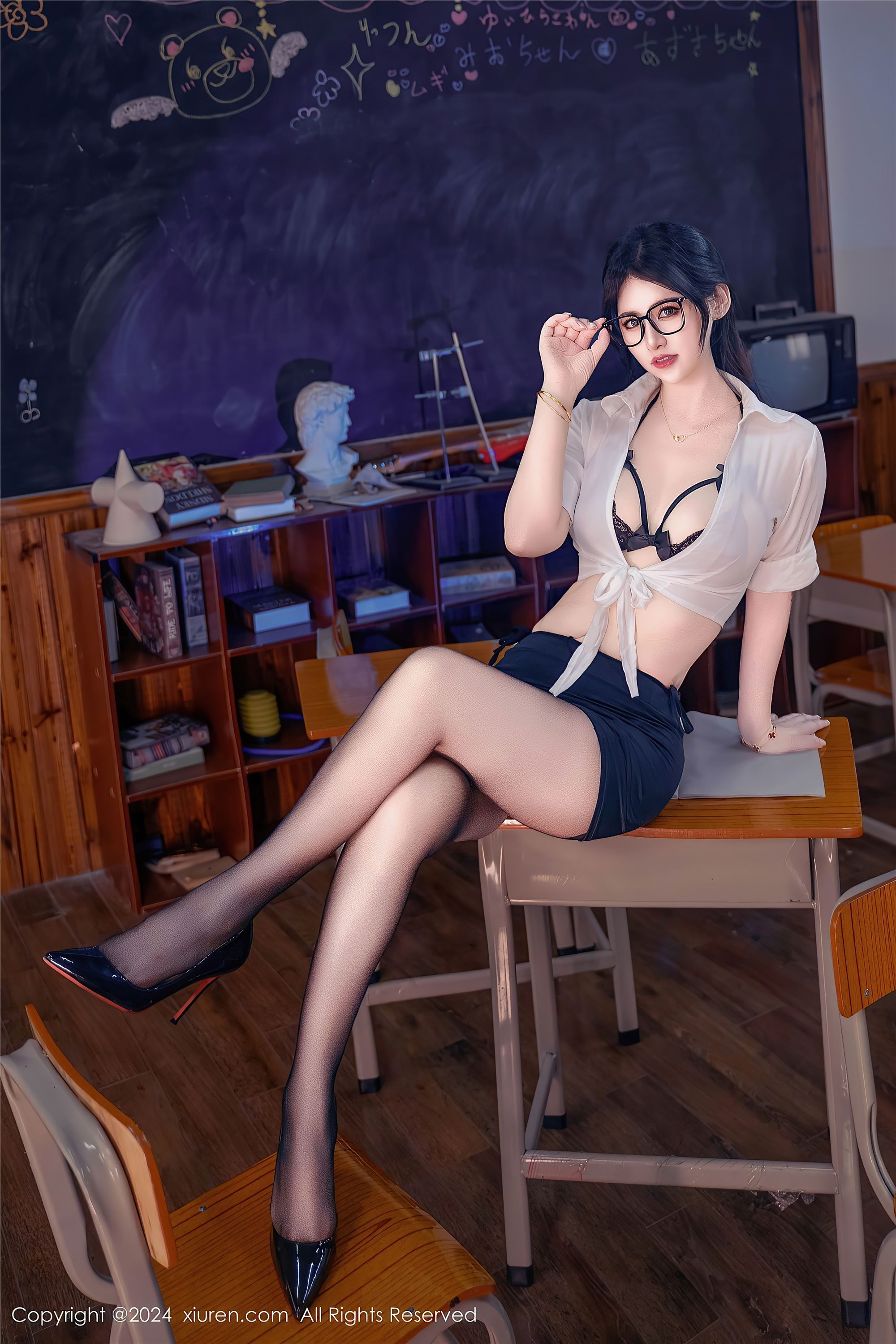 Xiuren秀人网期2024.09.09期N第9130期诗诗kiki-套图网