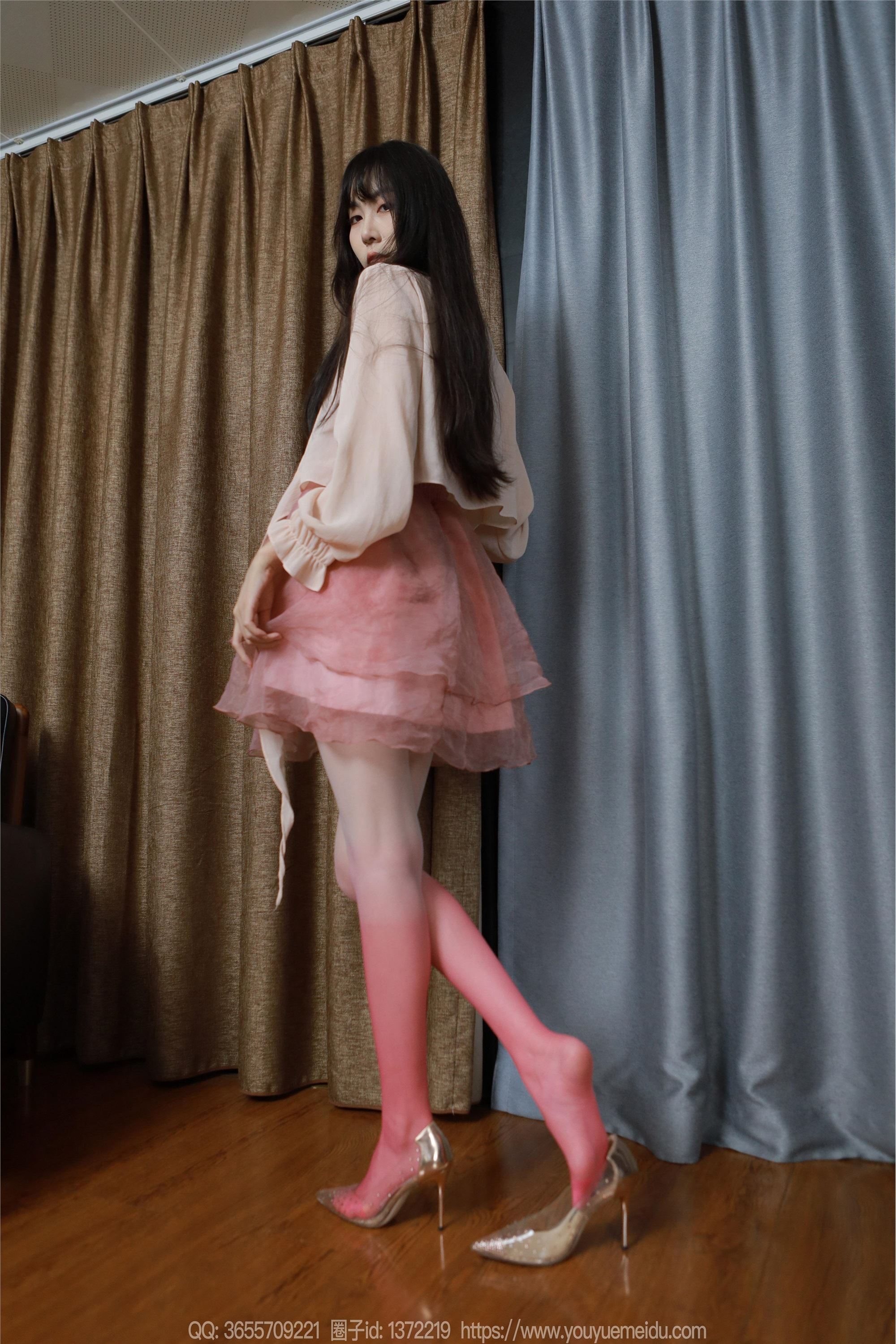 图片[8]-IESS异思趣向期期2024.08.08期丝享家期1815期团团《粉白渐变（下）》-秀人网