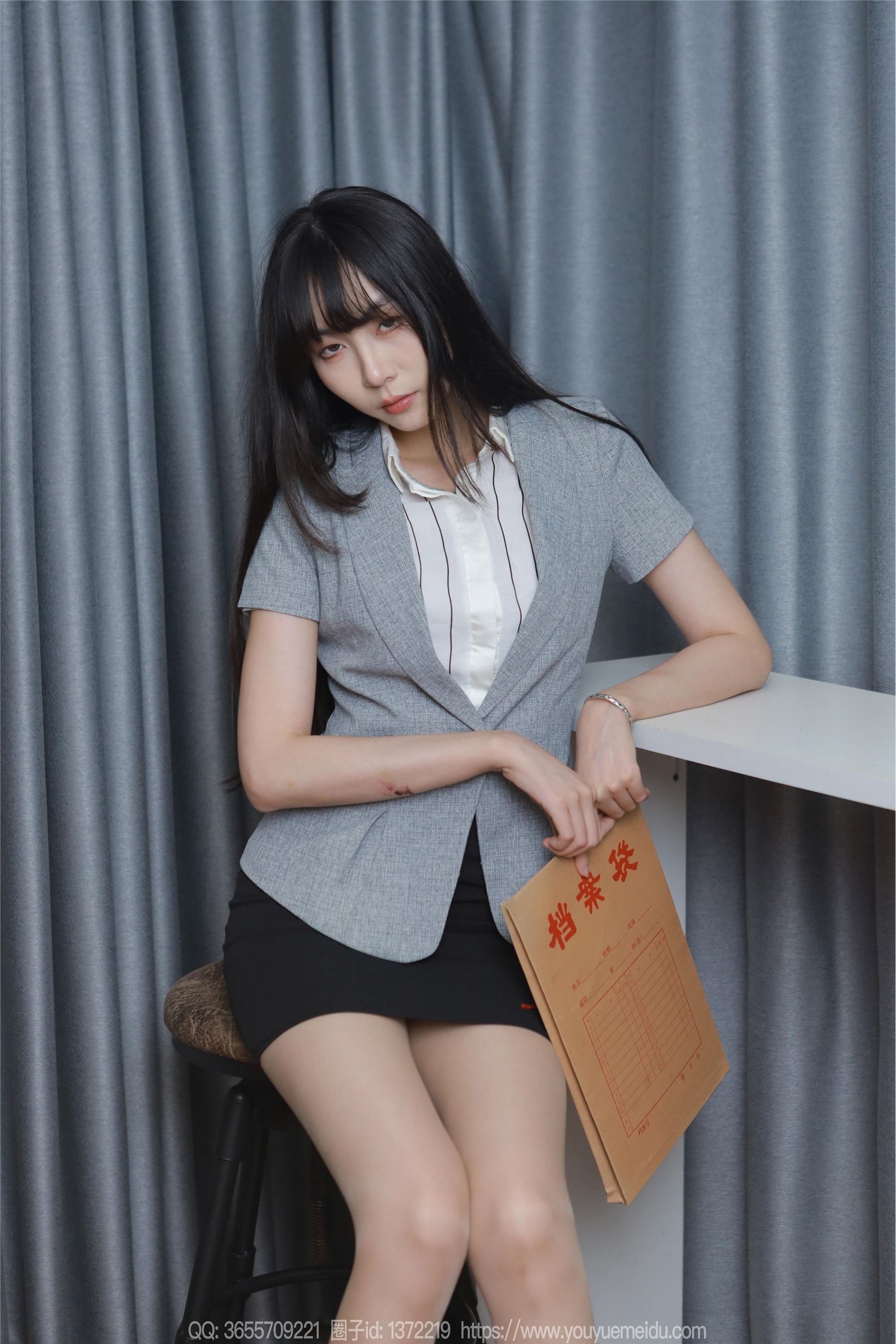 图片[9]-IESS异思趣向期期2024.08.12期丝享家期1817期团团《长腿档案员》（上）-秀人网