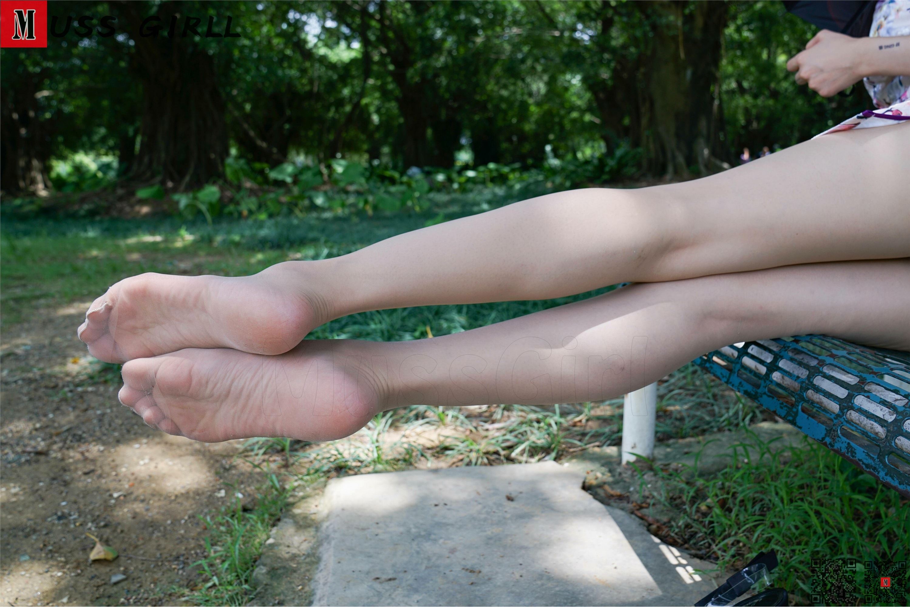 图片[3]-MussGirl慕丝女郎期期N第152期公园旗袍肉丝-秀人网