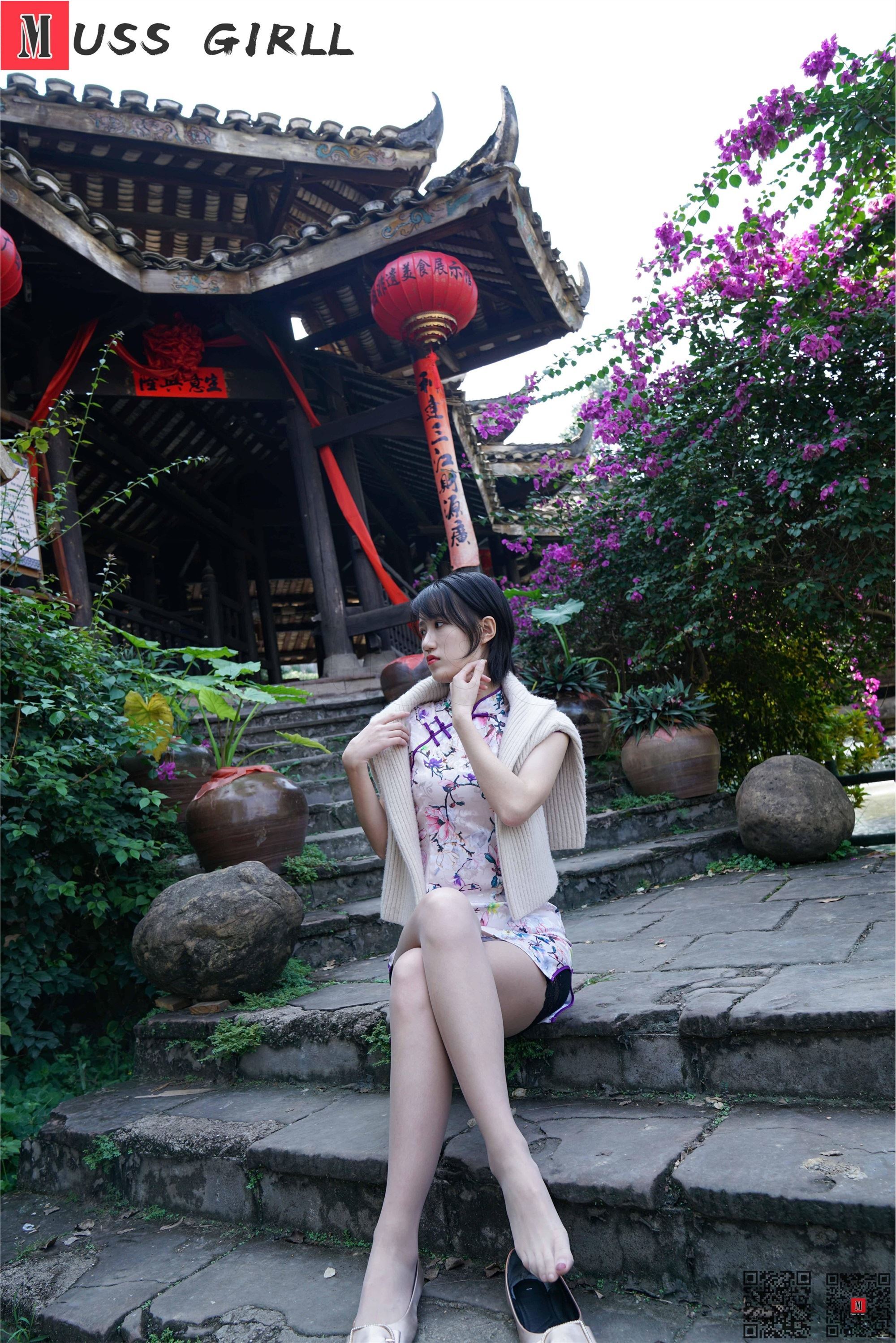 图片[8]-MussGirl慕丝女郎期期N第157期公园凉亭碎花旗袍-秀人网