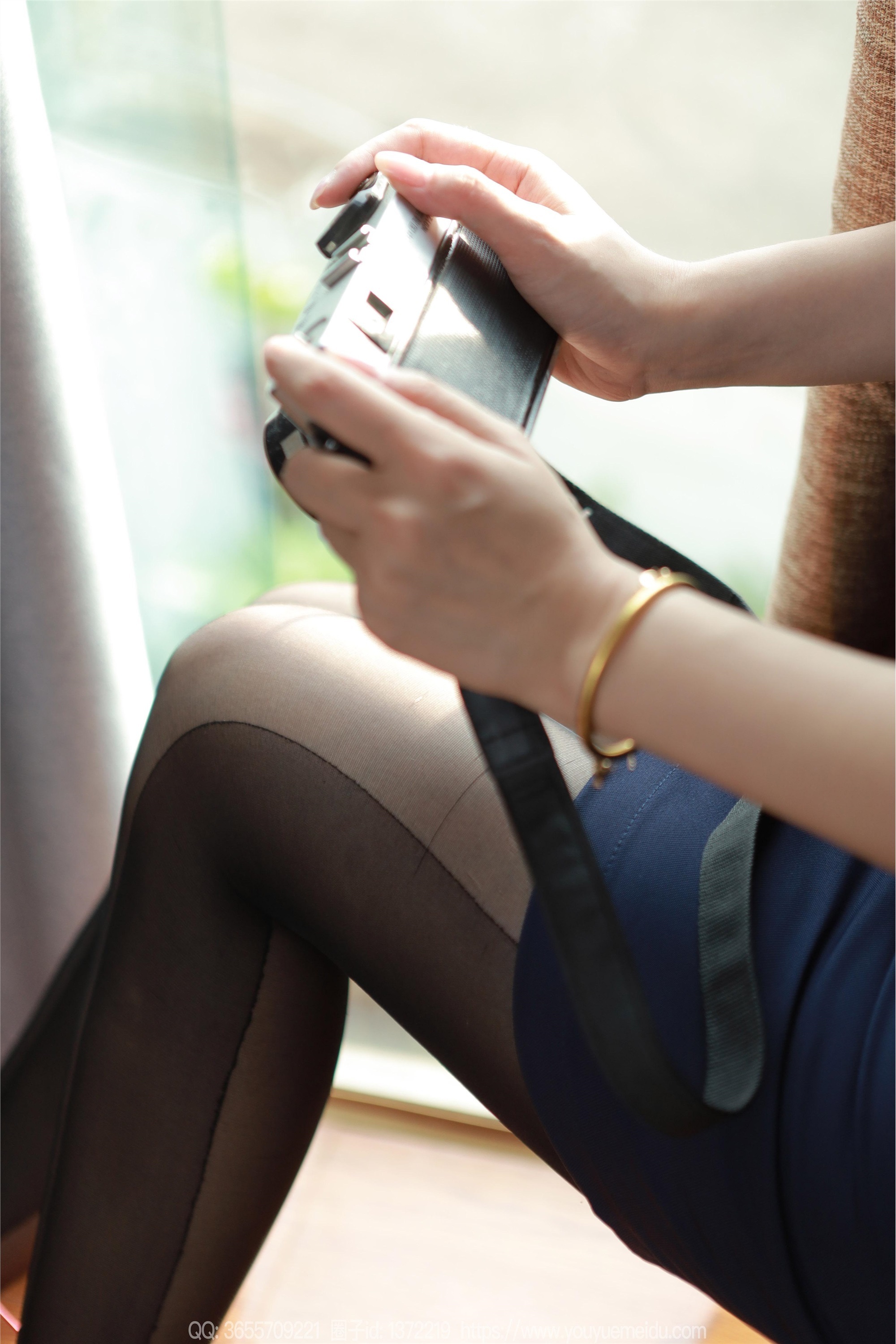 图片[5]-IESS异思趣向期期2024.08.20期丝享家期1825期秋秋《美女记者》-秀人网