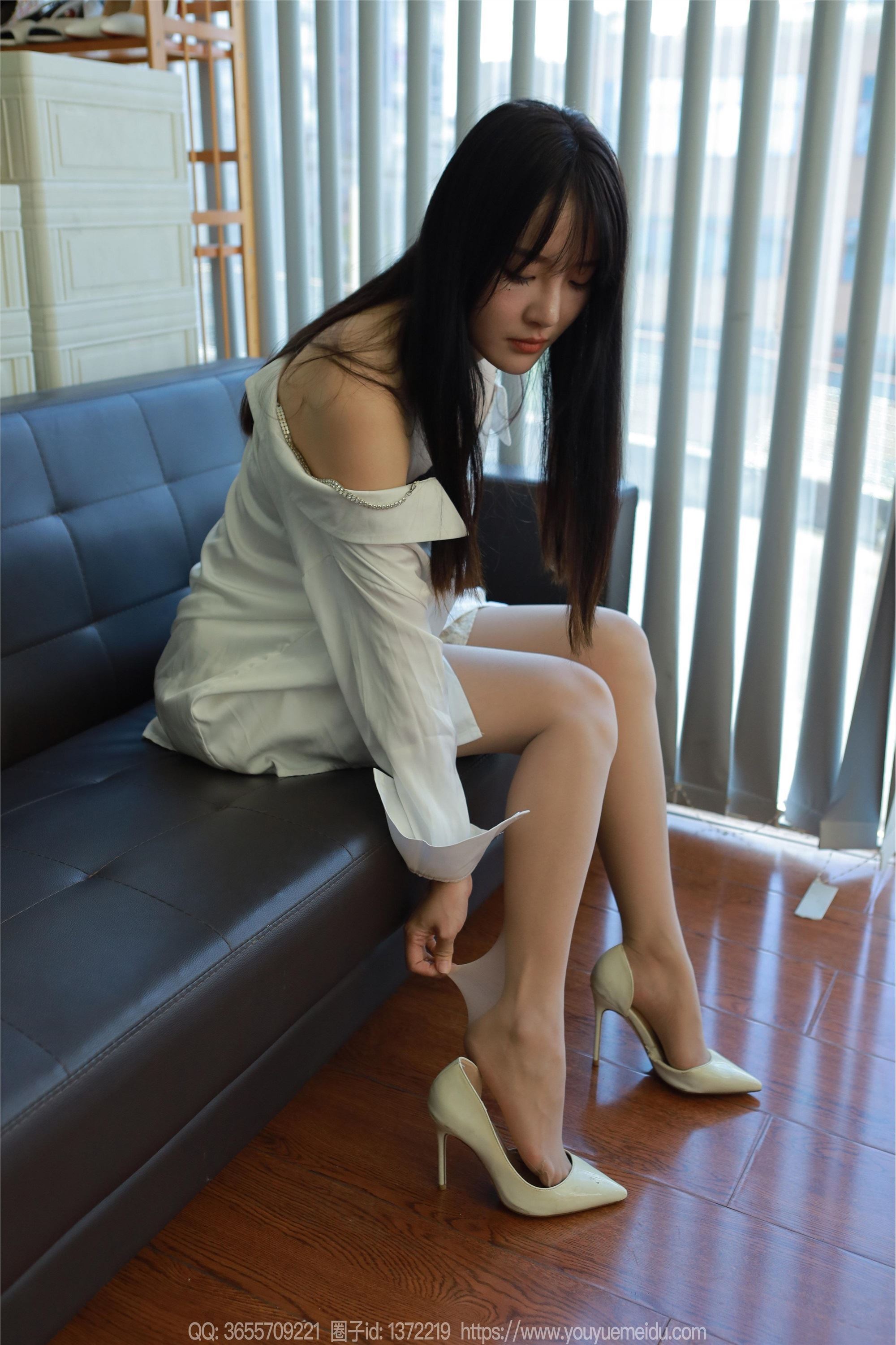 图片[4]-IESS异思趣向期期2024.08.26期丝享家期1829期婉萍《一字肩衬衣》-秀人网