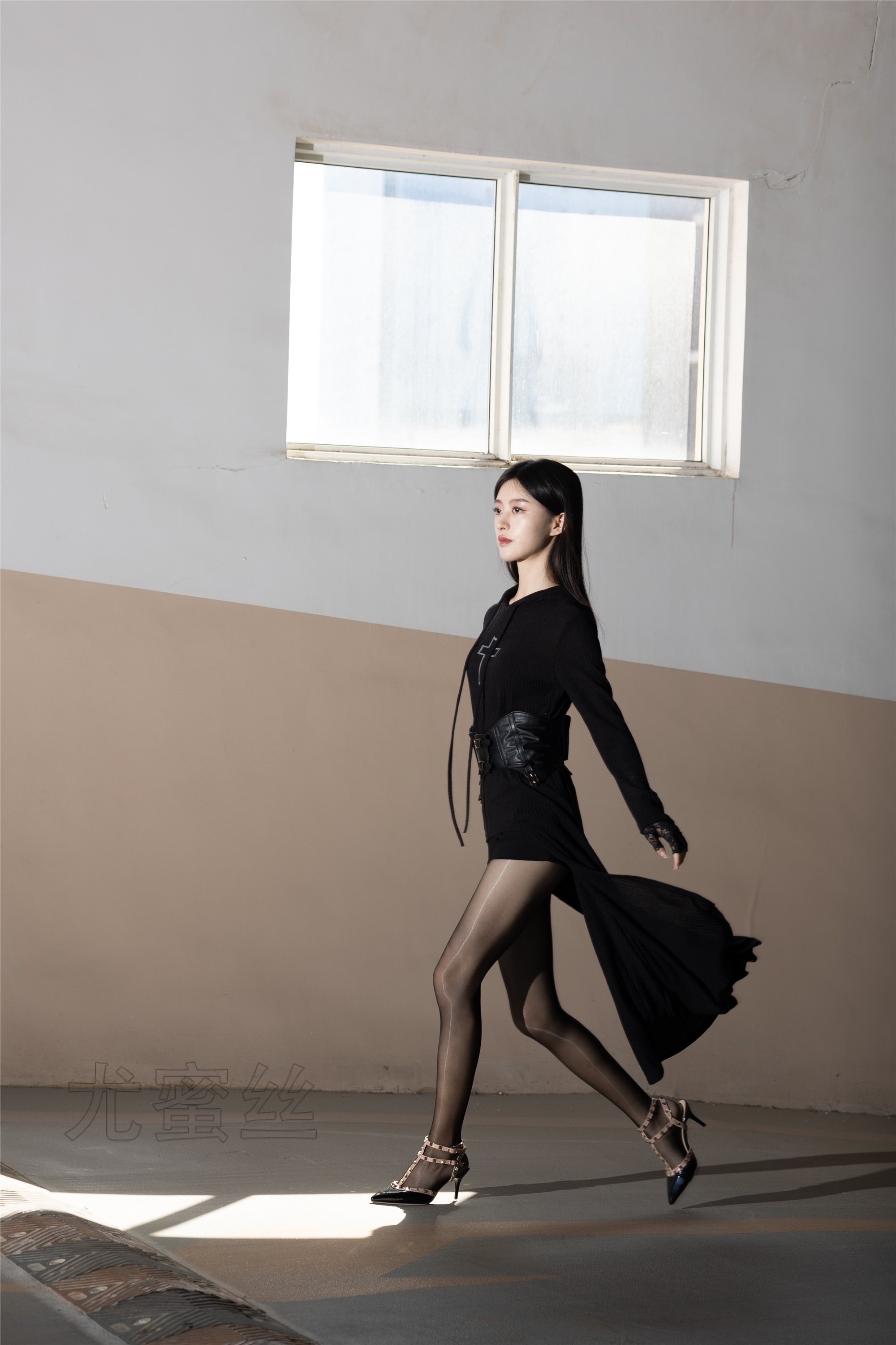 尤蜜丝期穿搭写真期No.125-秀人网