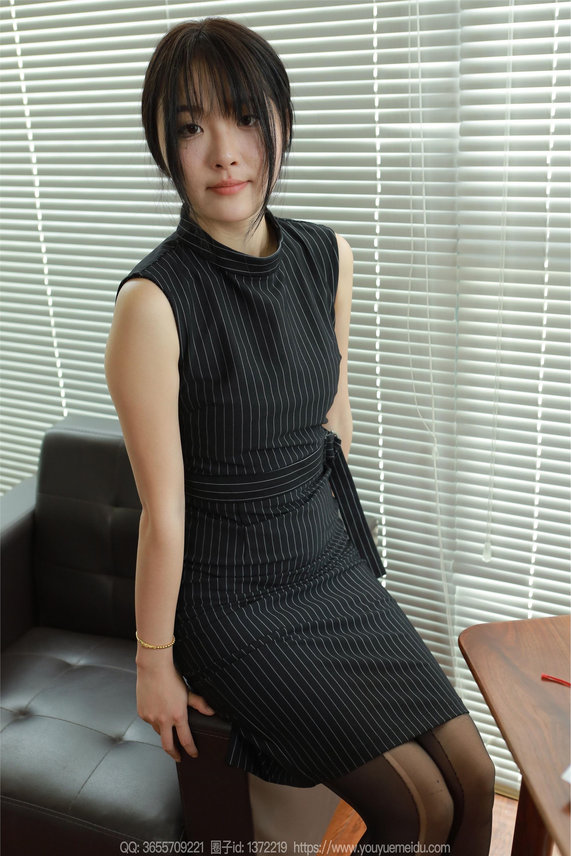 IESS异思趣向期期2024.09.10期丝享家期1842期婉萍《条纹包臀裙》-套图网