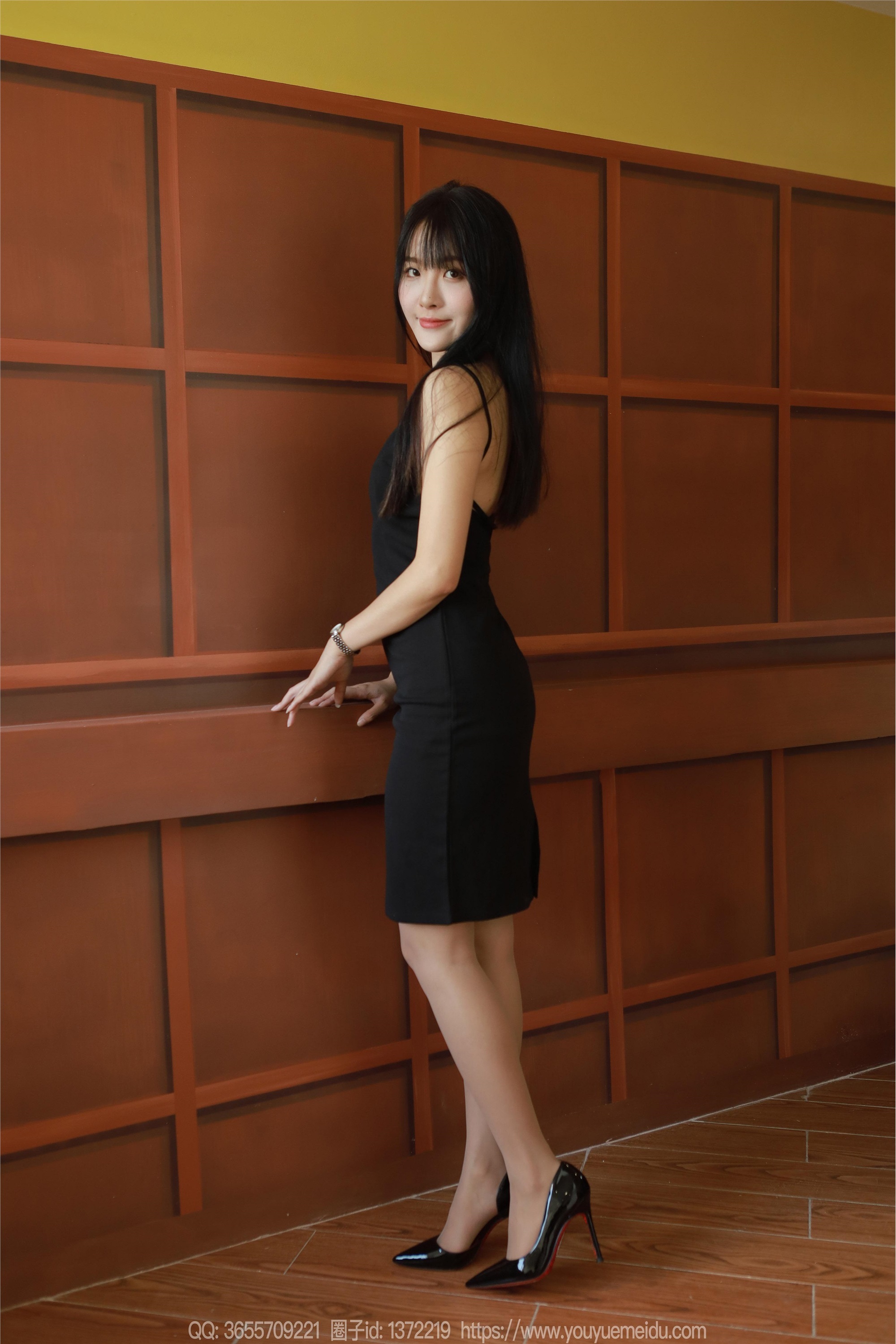 图片[3]-IESS异思趣向期期2024.09.22期丝享家期1852期婉萍《黑色礼裙（上）》-秀人网