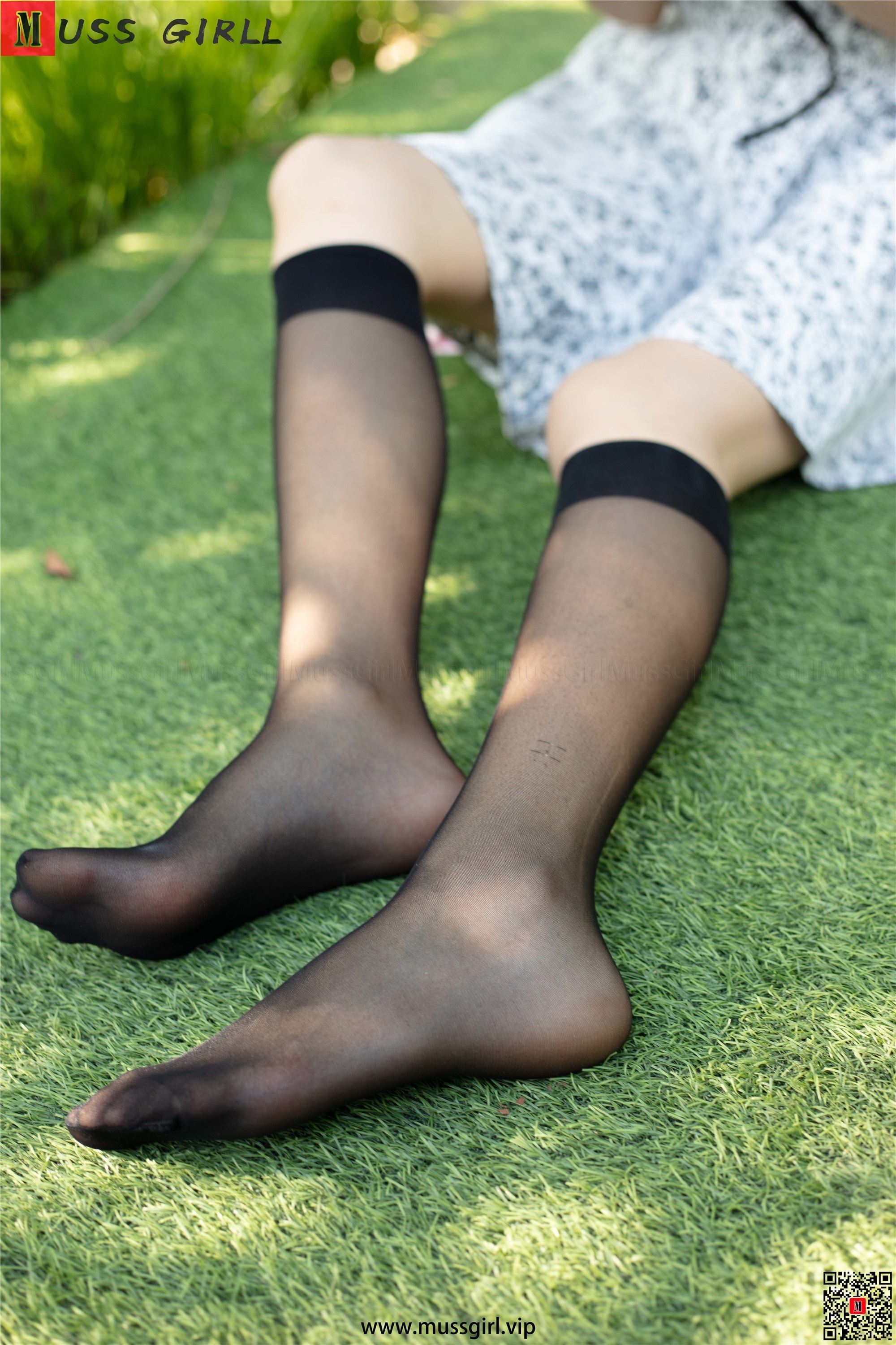 图片[8]-MussGirl慕丝女郎期期N第210期公园碎花裙黑丝-套图网