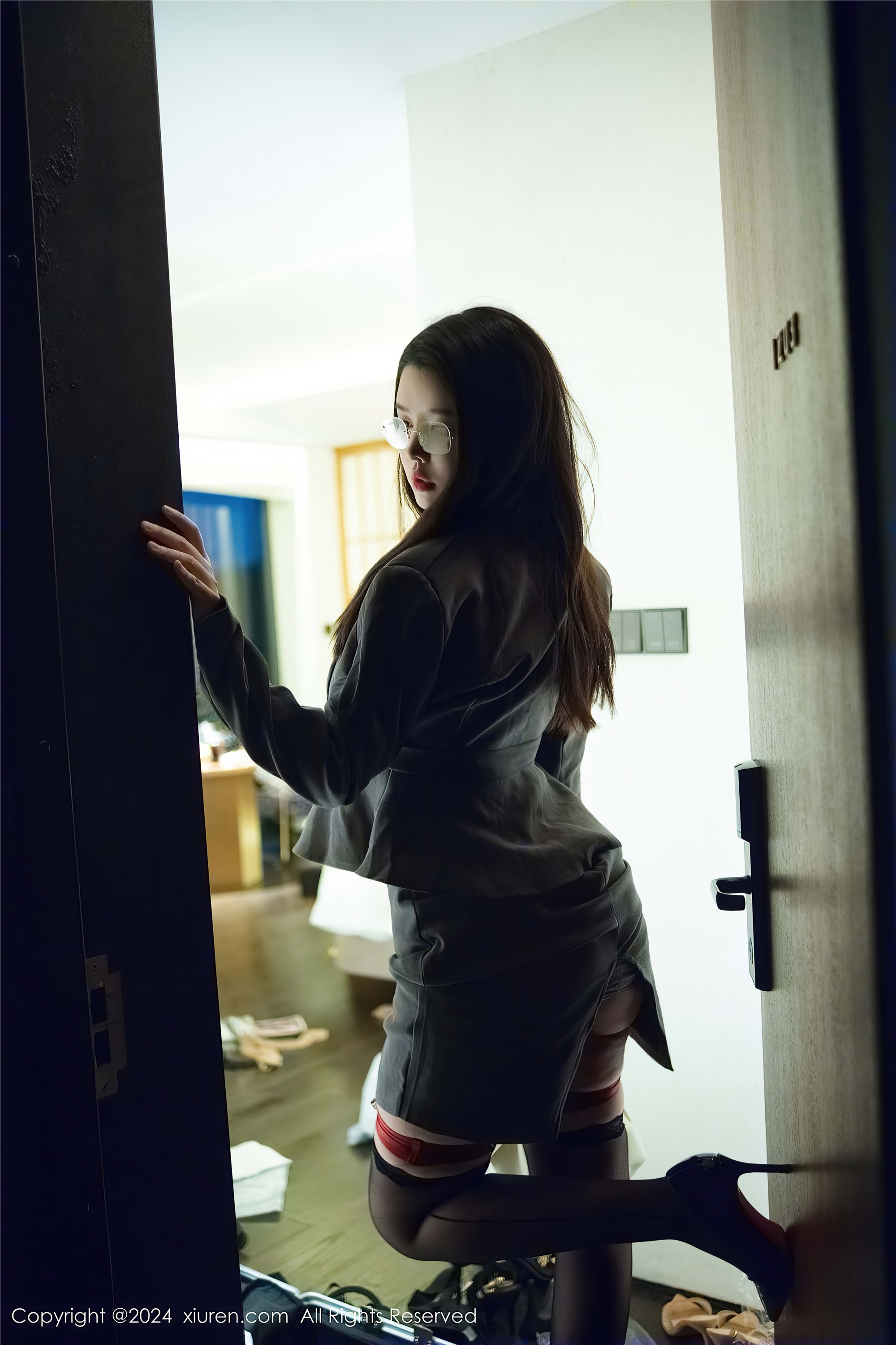 Xiuren秀人网期2024.10.15期N第9287期樱桃小犊子-套图网