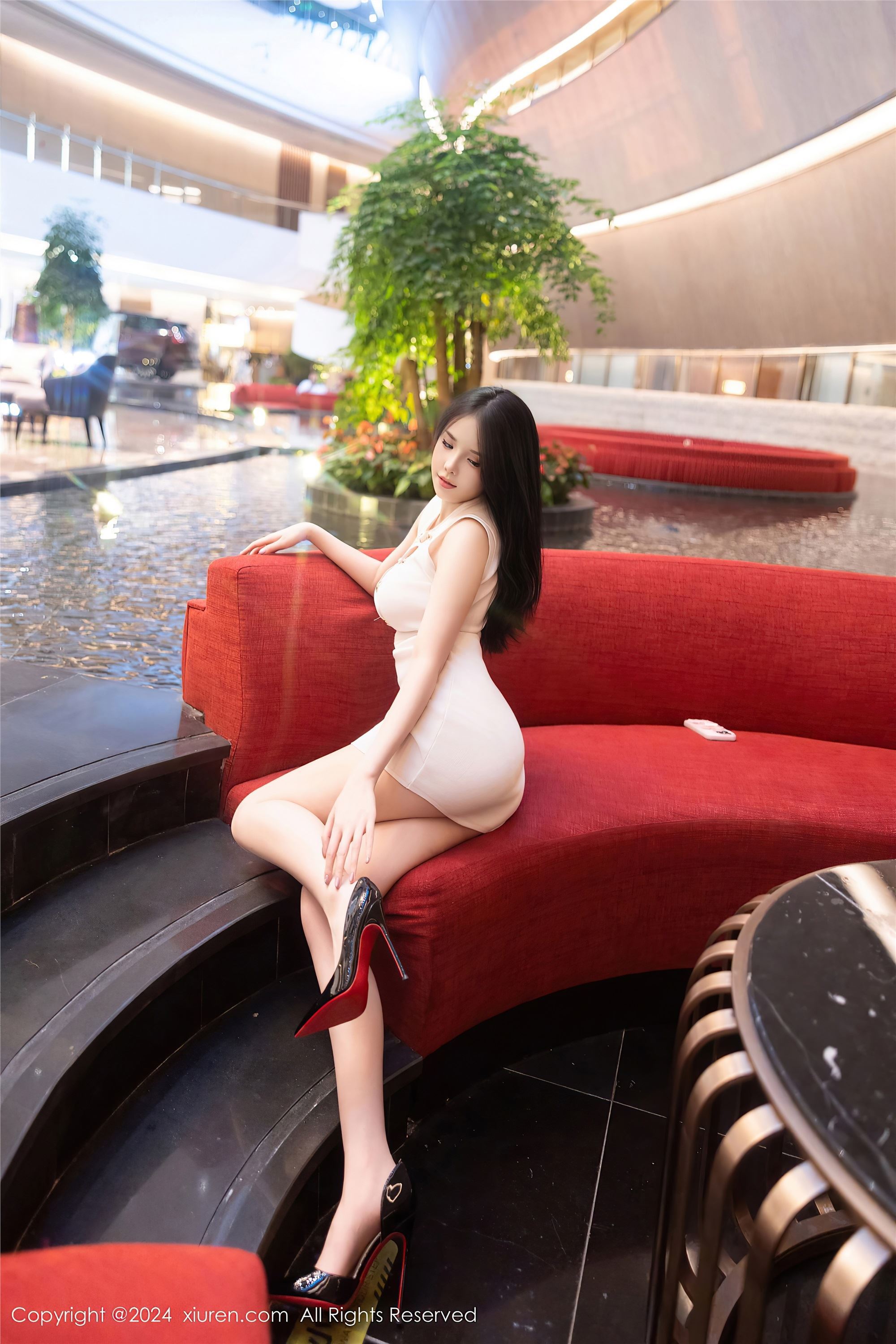 图片[5]-Xiuren秀人网期2024.10.17期N第9300期软软酱-秀人网