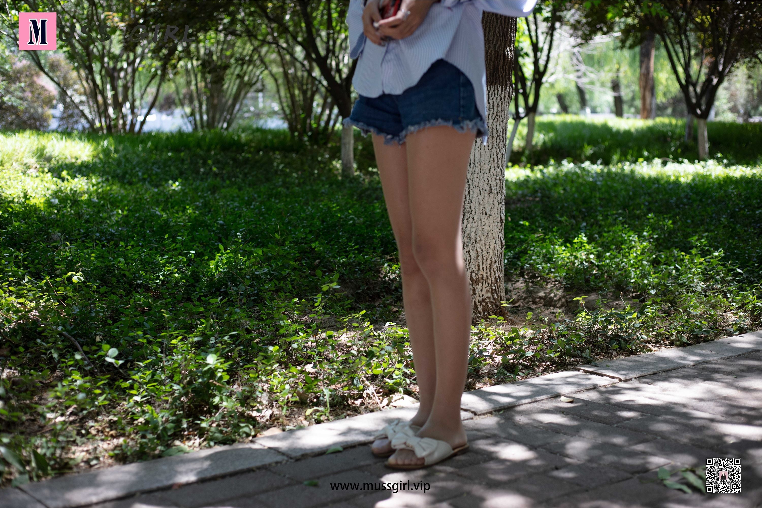 图片[2]-MussGirl慕丝女郎期期N第212期牛仔热裤肉丝美女2-秀人网